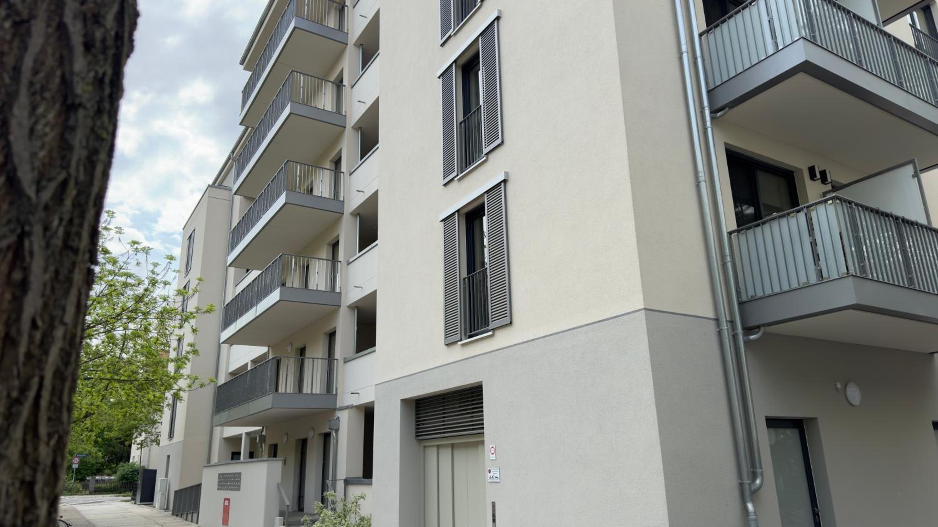ARYVE Boutique-Apartment DRESDNER PENTHOUSE mit Dachterrasse - Tiefgaragenstellplätze - Design-Interieur