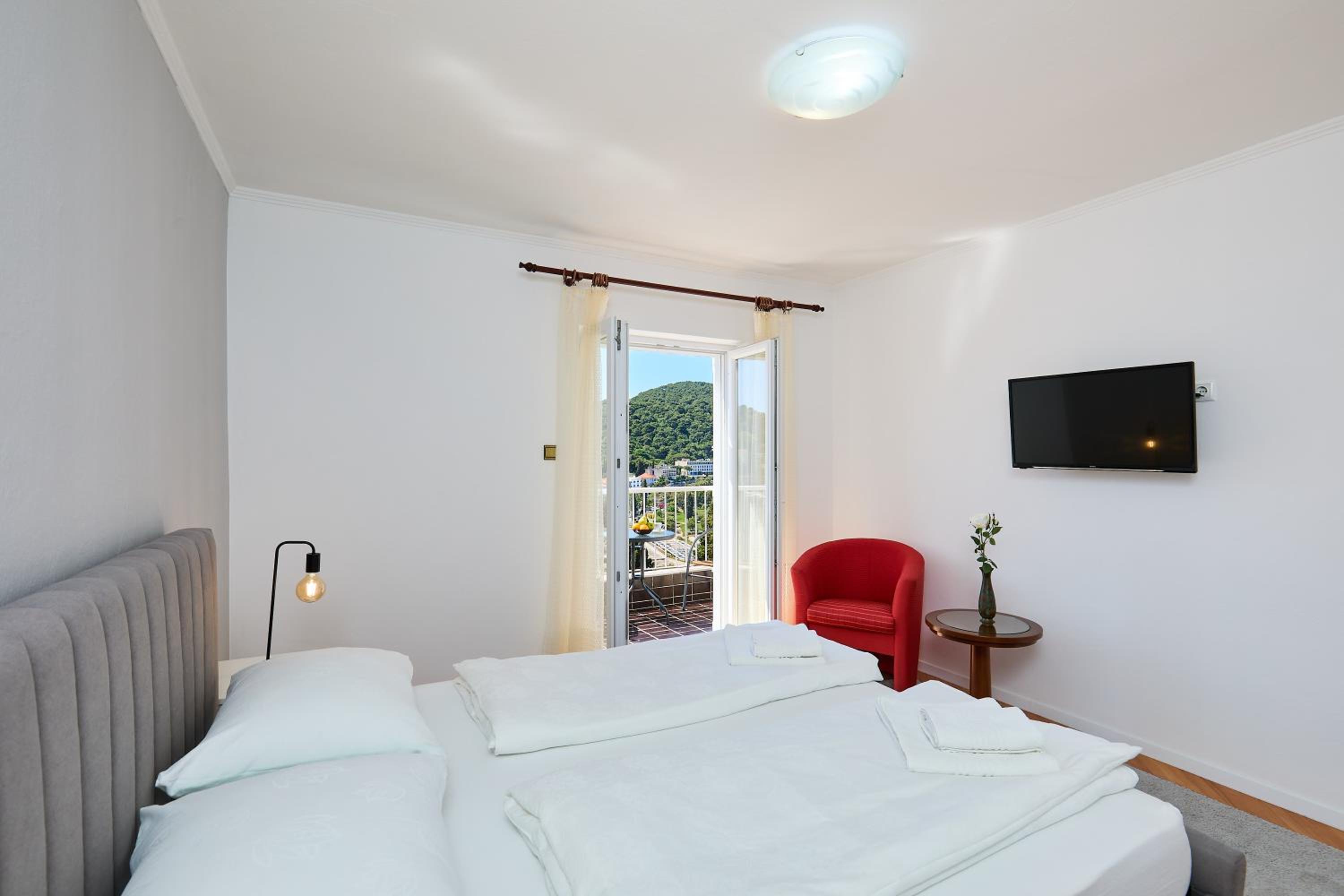 KABLAR'S SUNNY SUITES