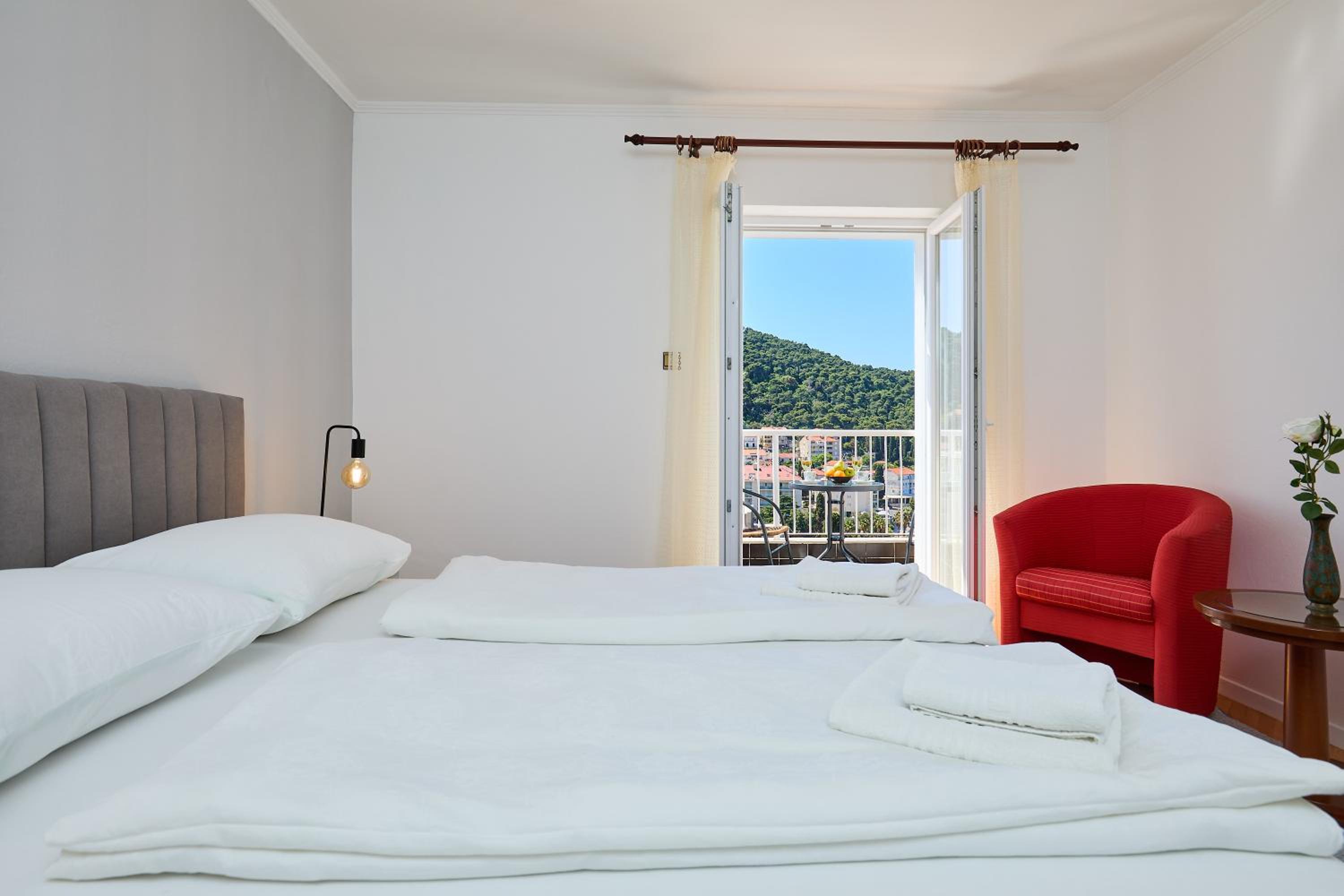 KABLAR'S SUNNY SUITES