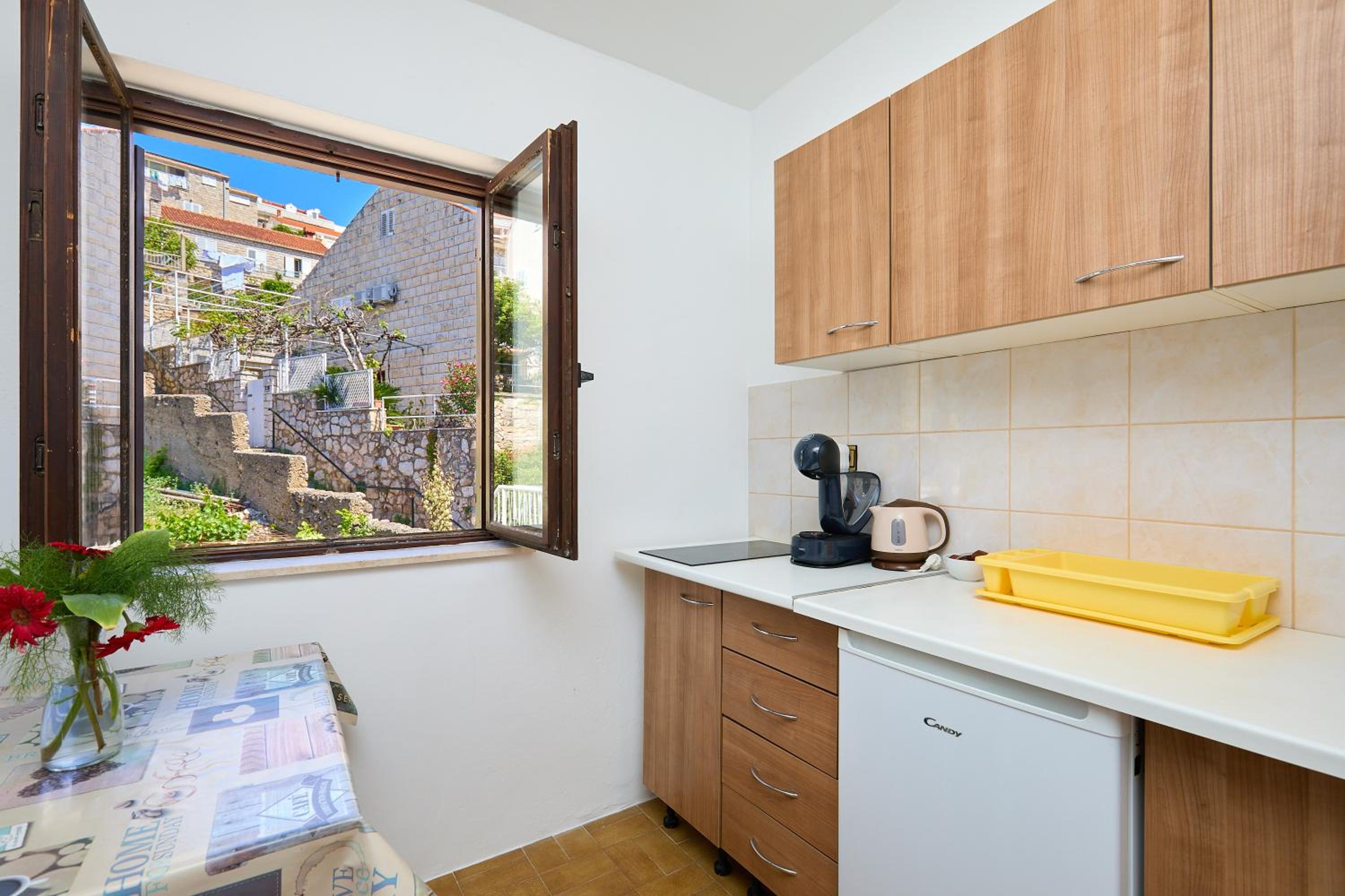 KABLAR'S SUNNY SUITES
