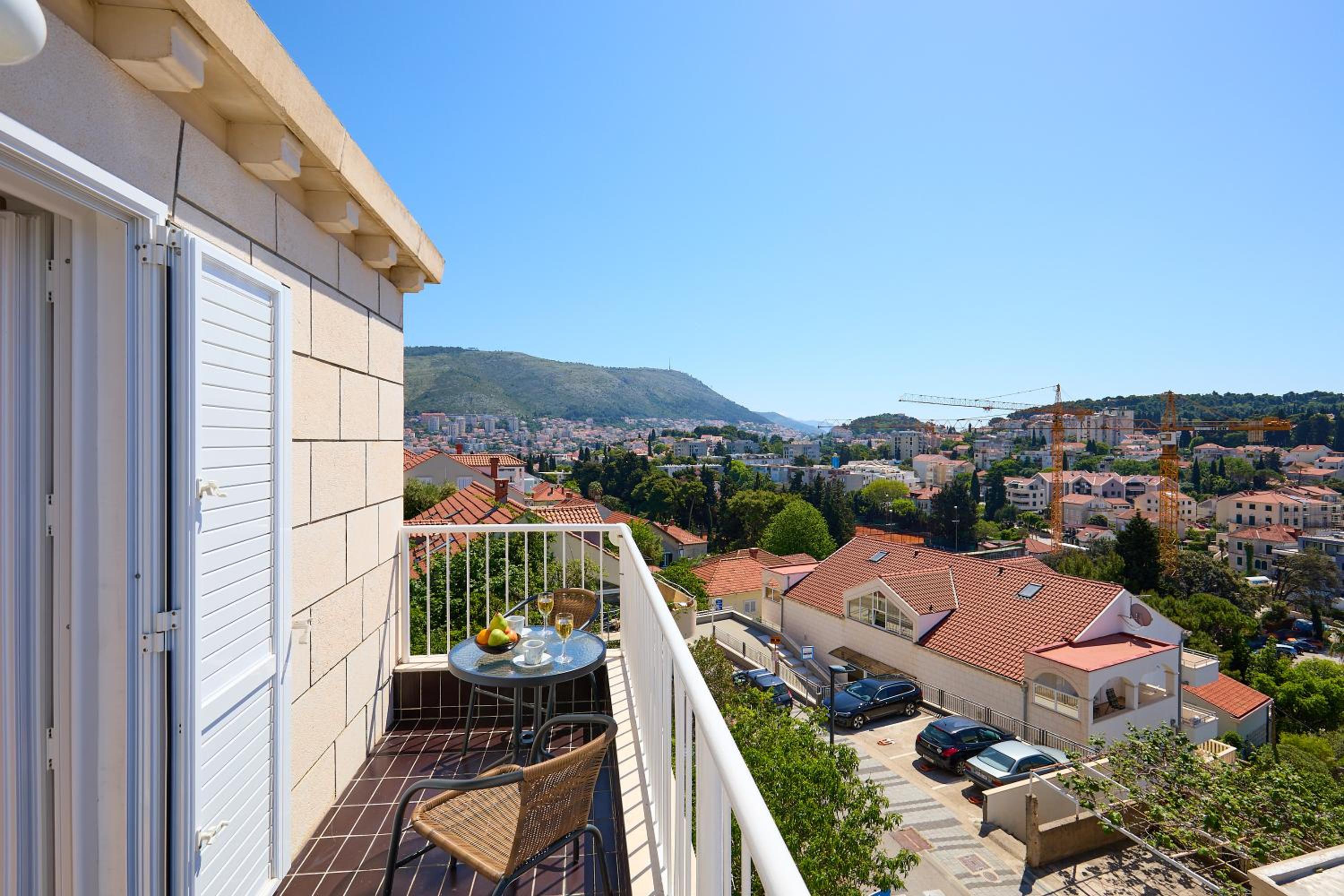 KABLAR'S SUNNY SUITES