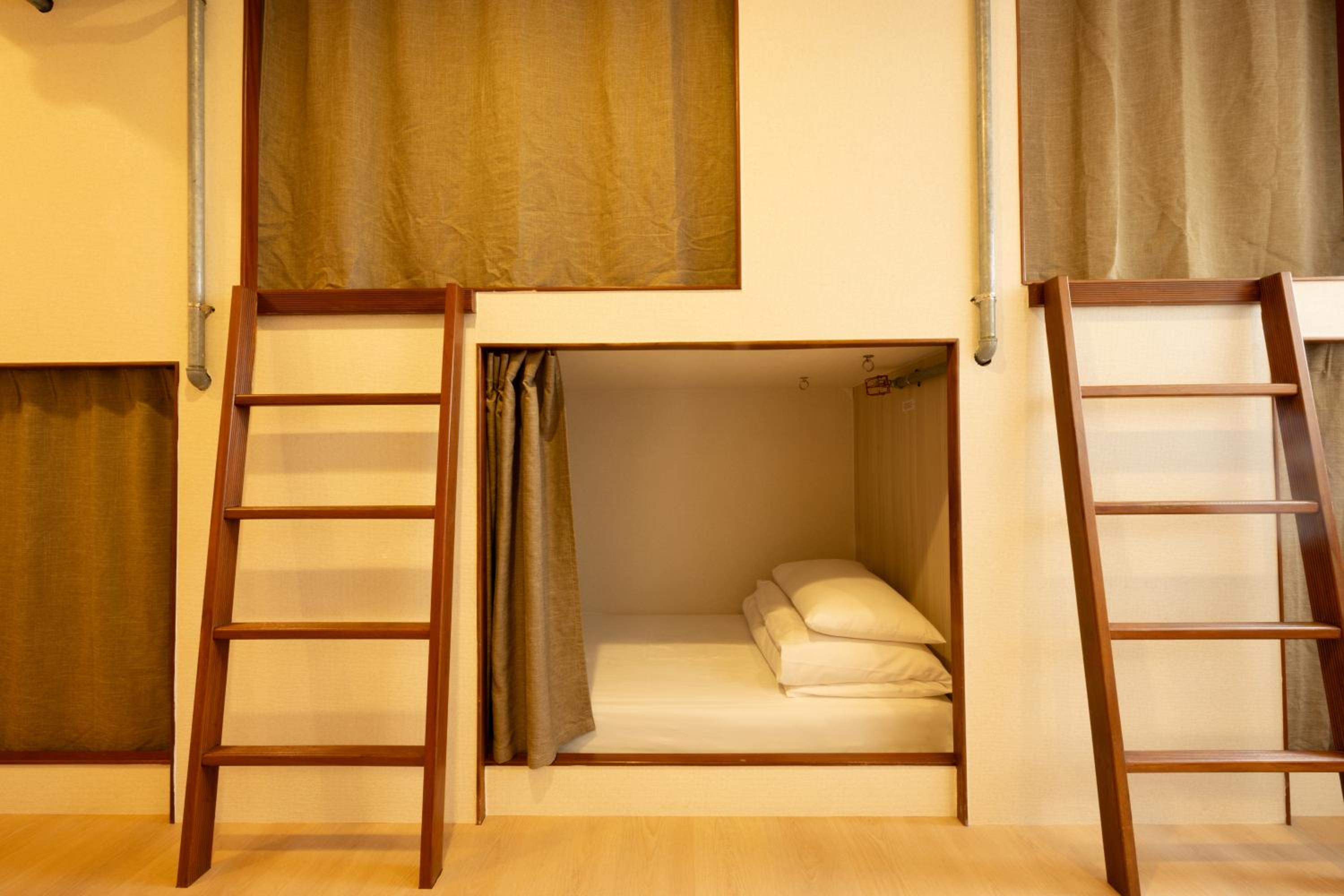 Cat Tail Pocket Inn