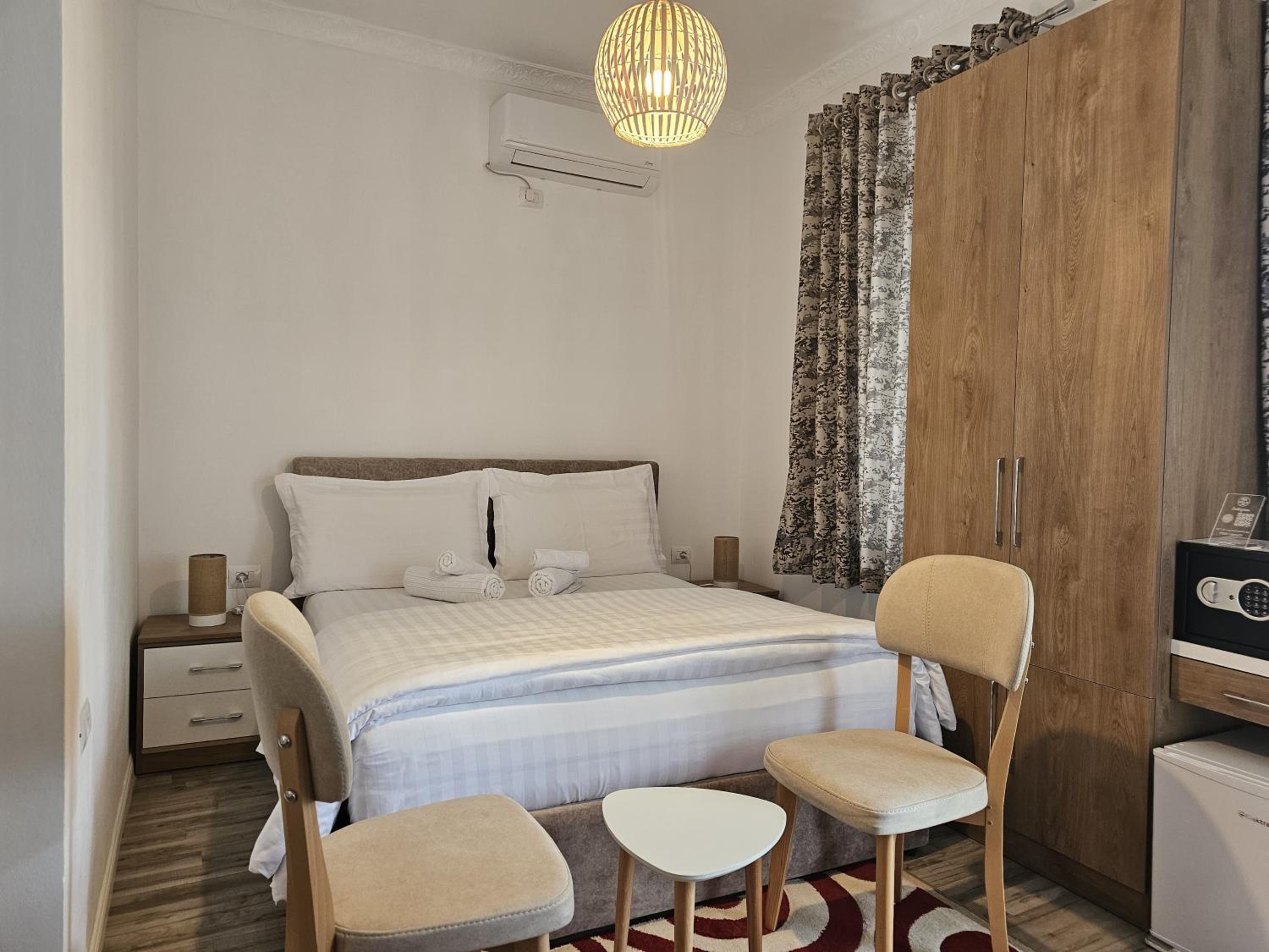 Vila HK is a cozy and welcoming house in the heart of Kruje It offers comfortable accommodation,free public parking nearby,and breakfast included,ensuring 