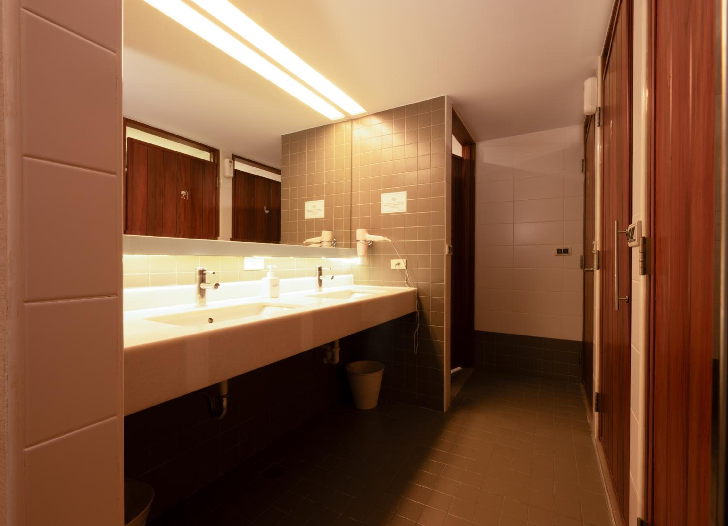 Cat Tail Pocket Inn