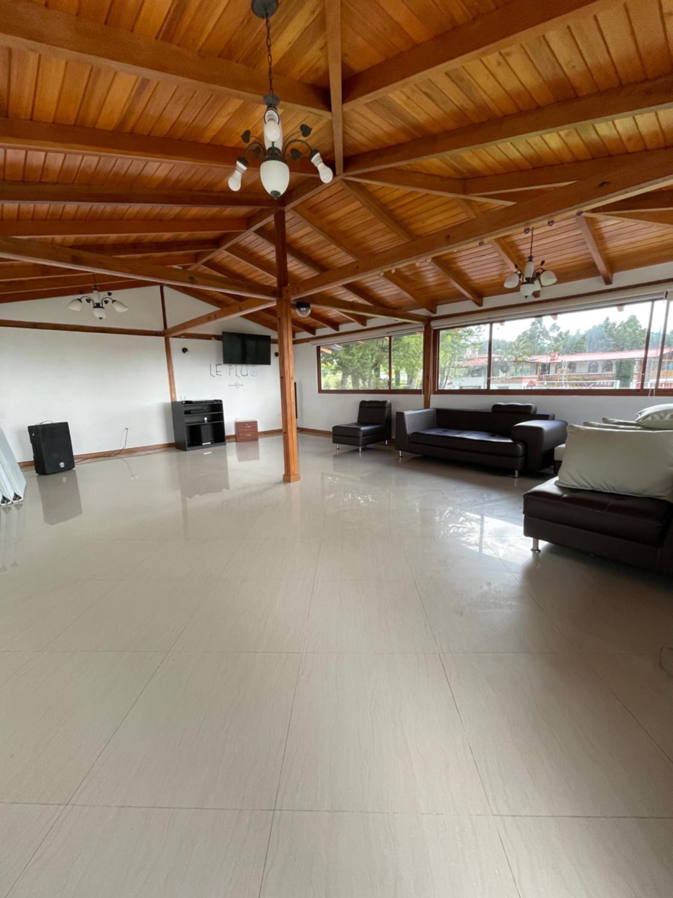 Hacienda Le Plus