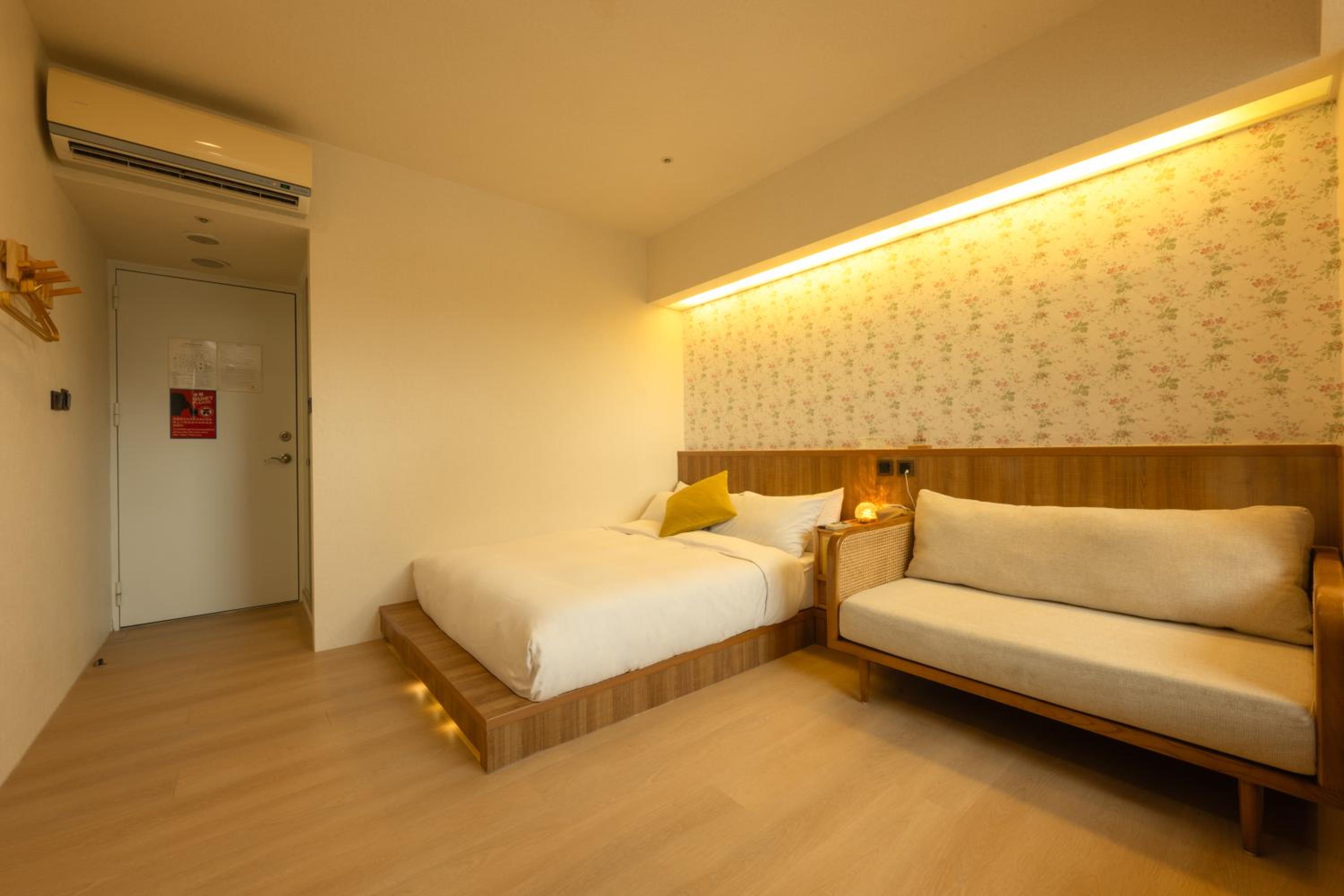 Cat Tail Pocket Inn
