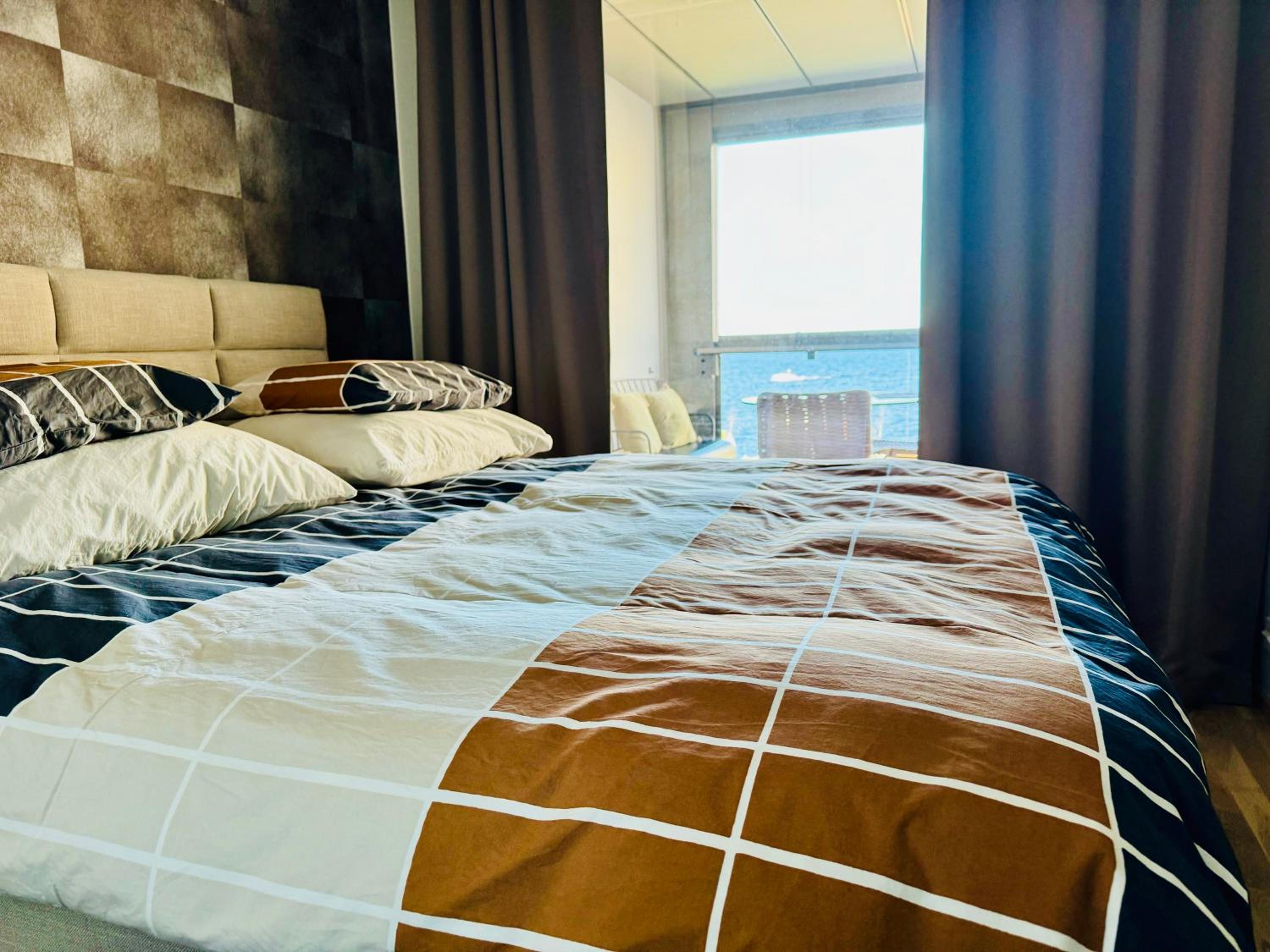 Top, cozy, lakeside, sauna and free indoor parking