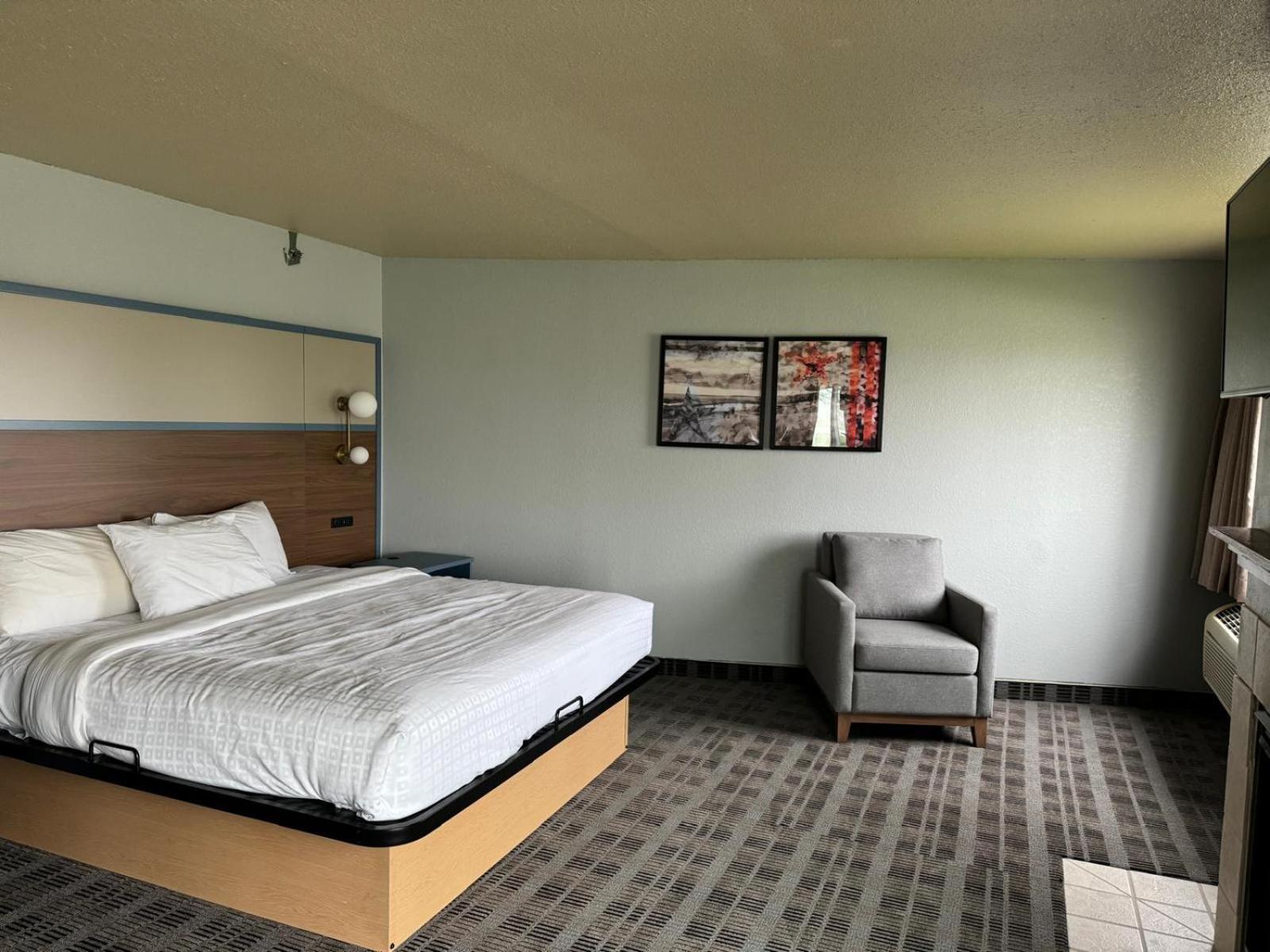 AmericInn by Wyndham Oscoda Near AuSable River
