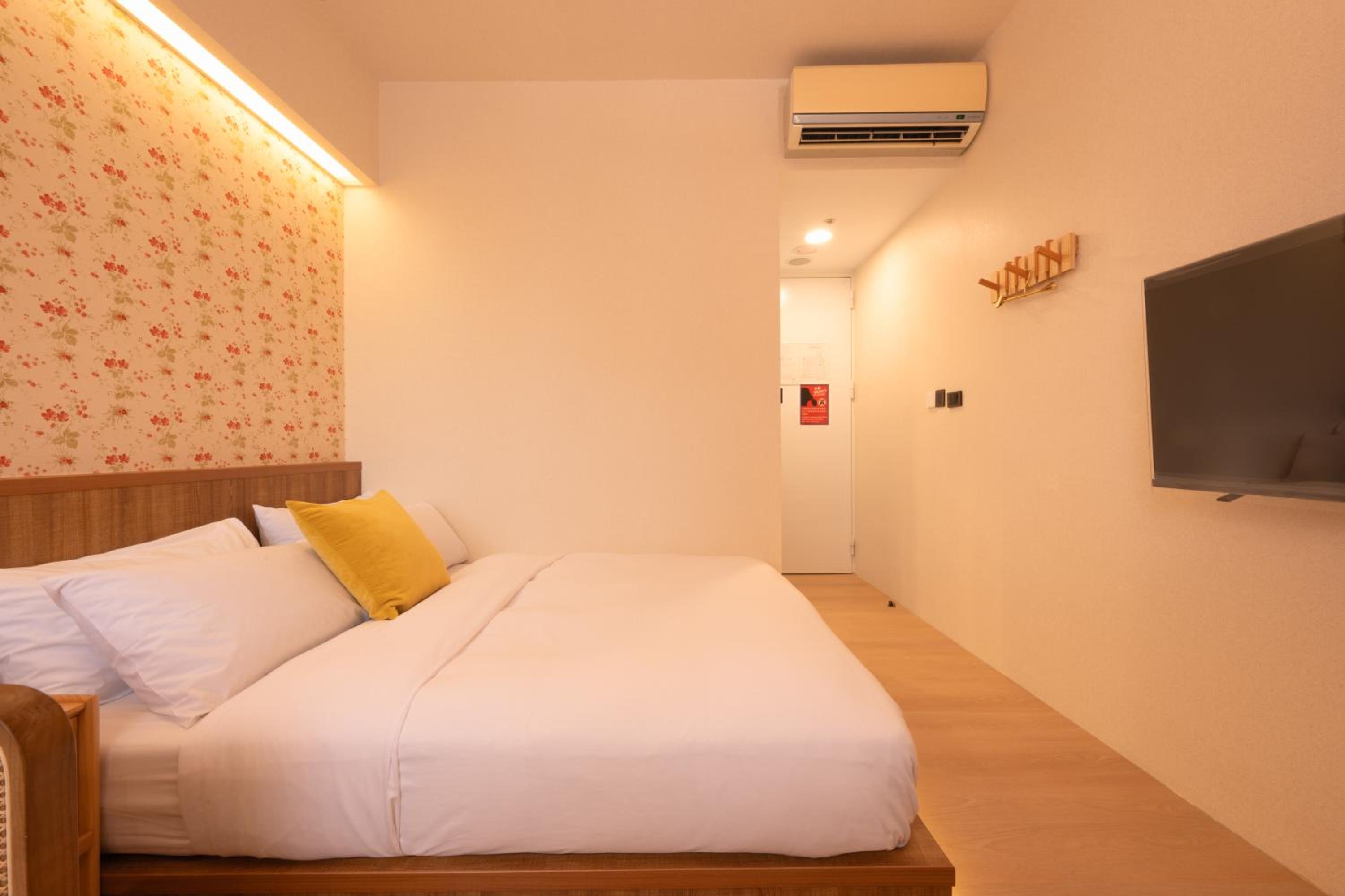 Cat Tail Pocket Inn