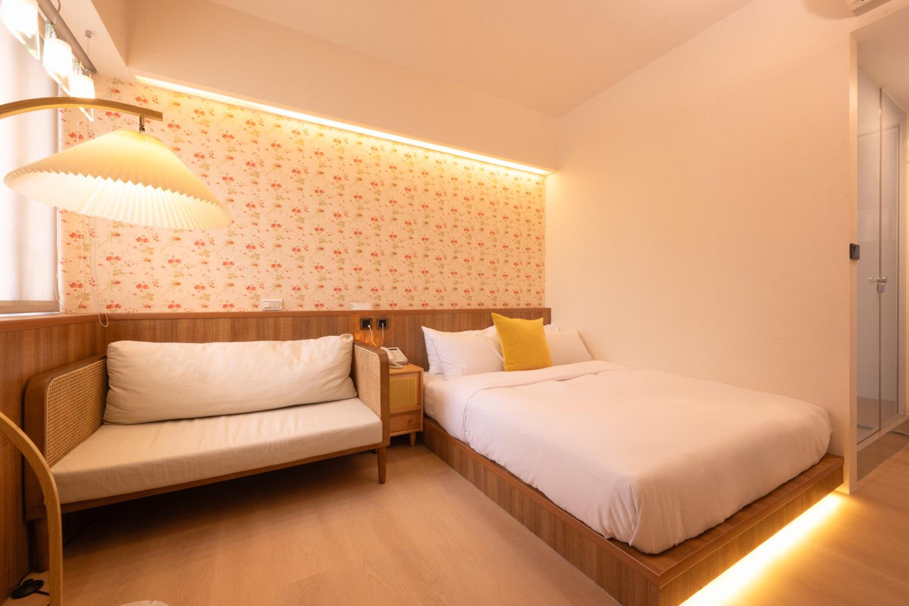 Cat Tail Pocket Inn