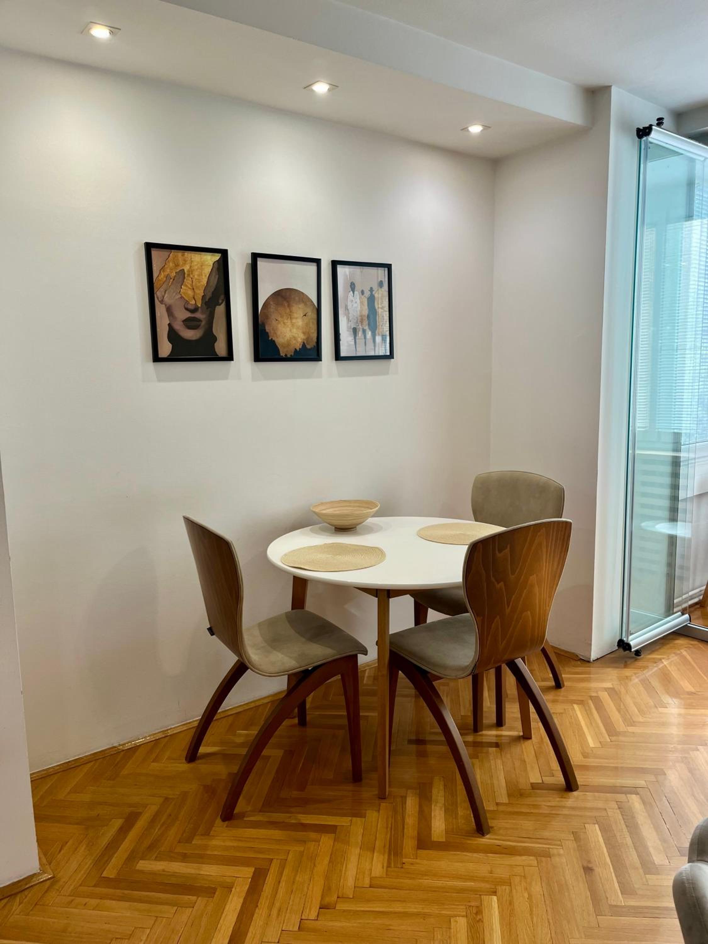 Ruby Luxury Central Apartment