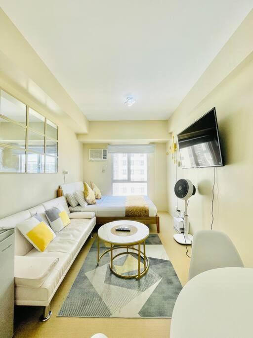 N2 Sleek Urban Escape view 2