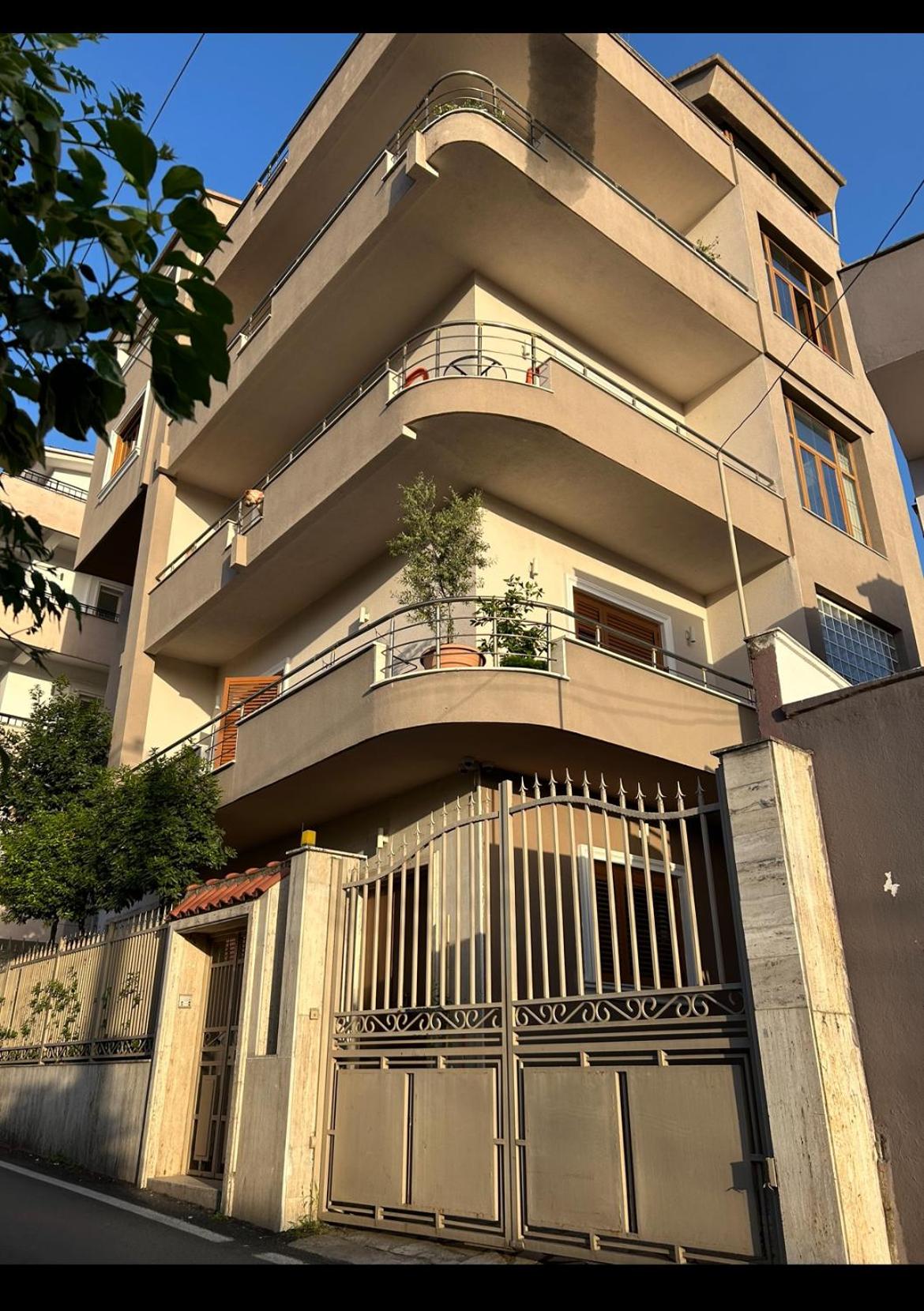 Villa 42 Tirane