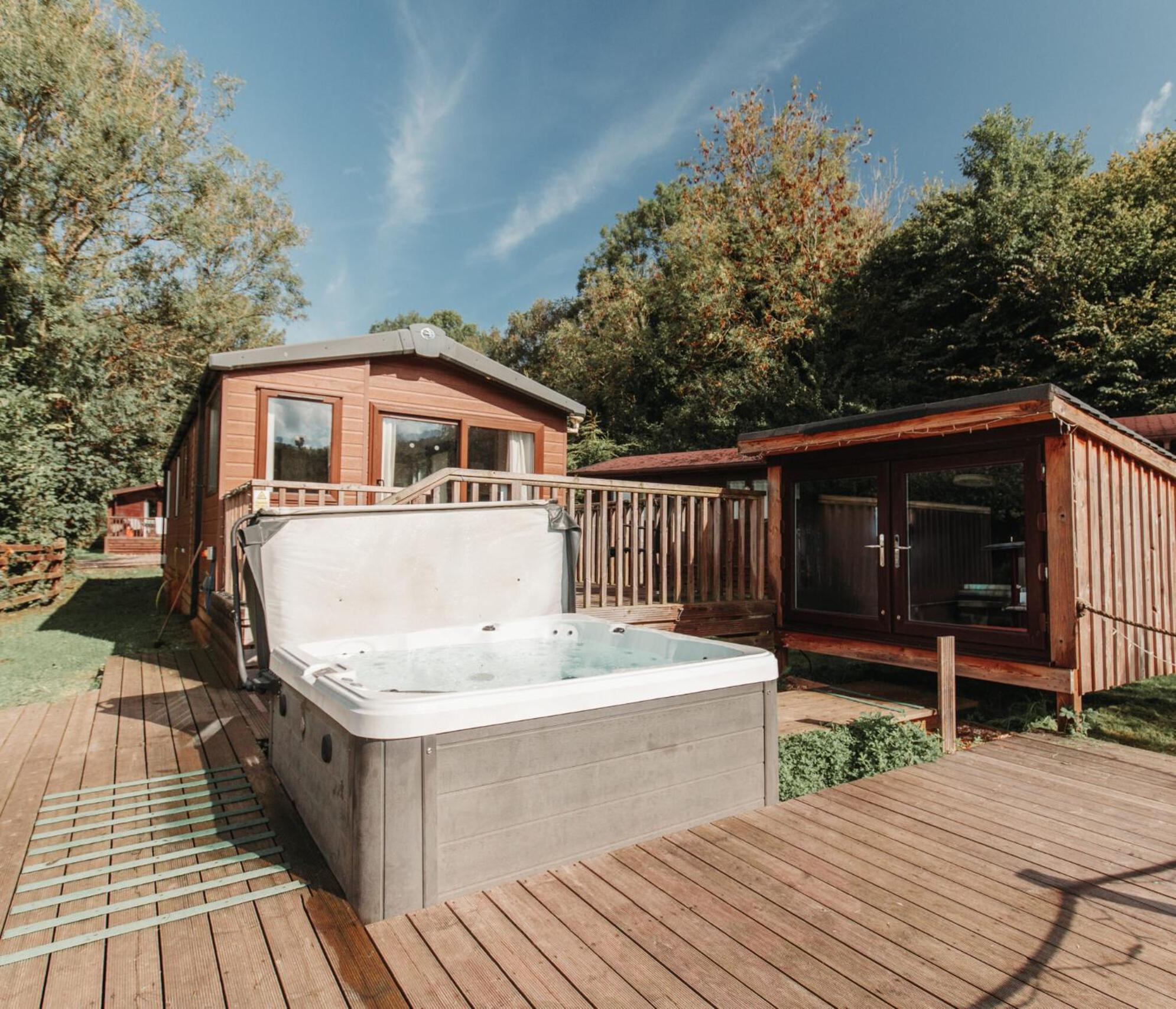 Herons Lake Retreat Hot Tub Lodges