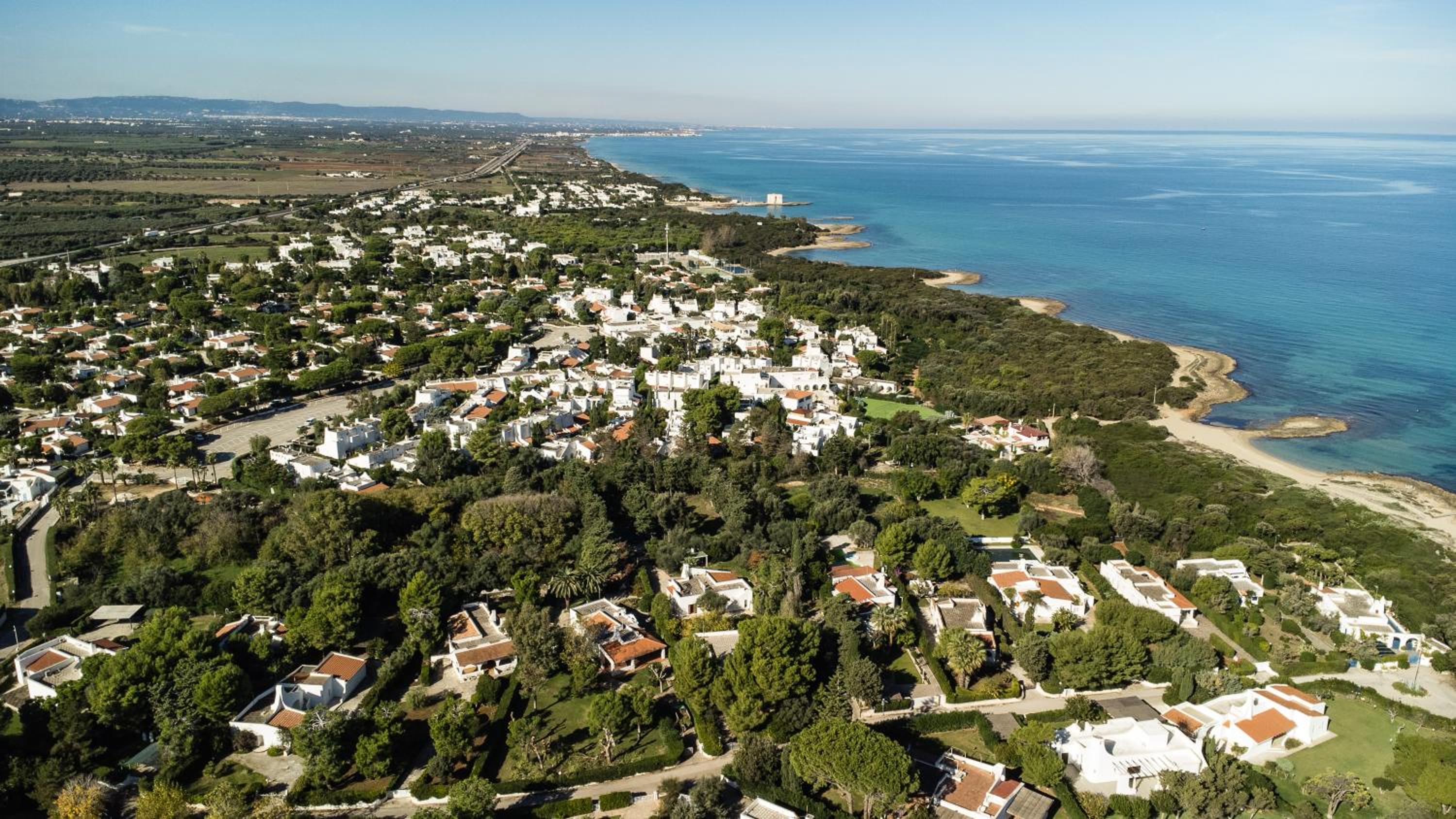Villa Giglio with Garden and Mini Pool by Rentbeat view 4