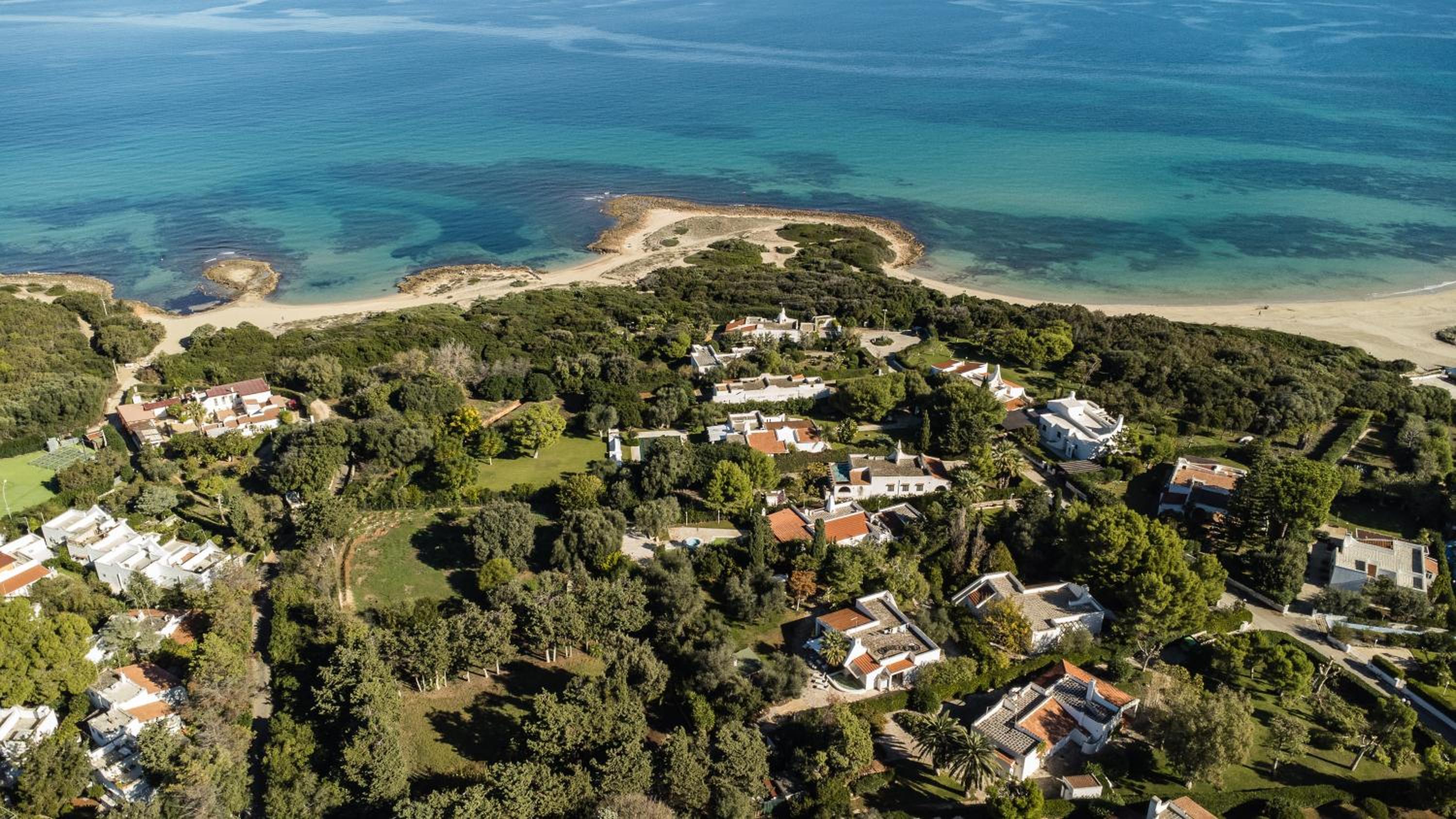 Villa Giglio with Garden and Mini Pool by Rentbeat view 5