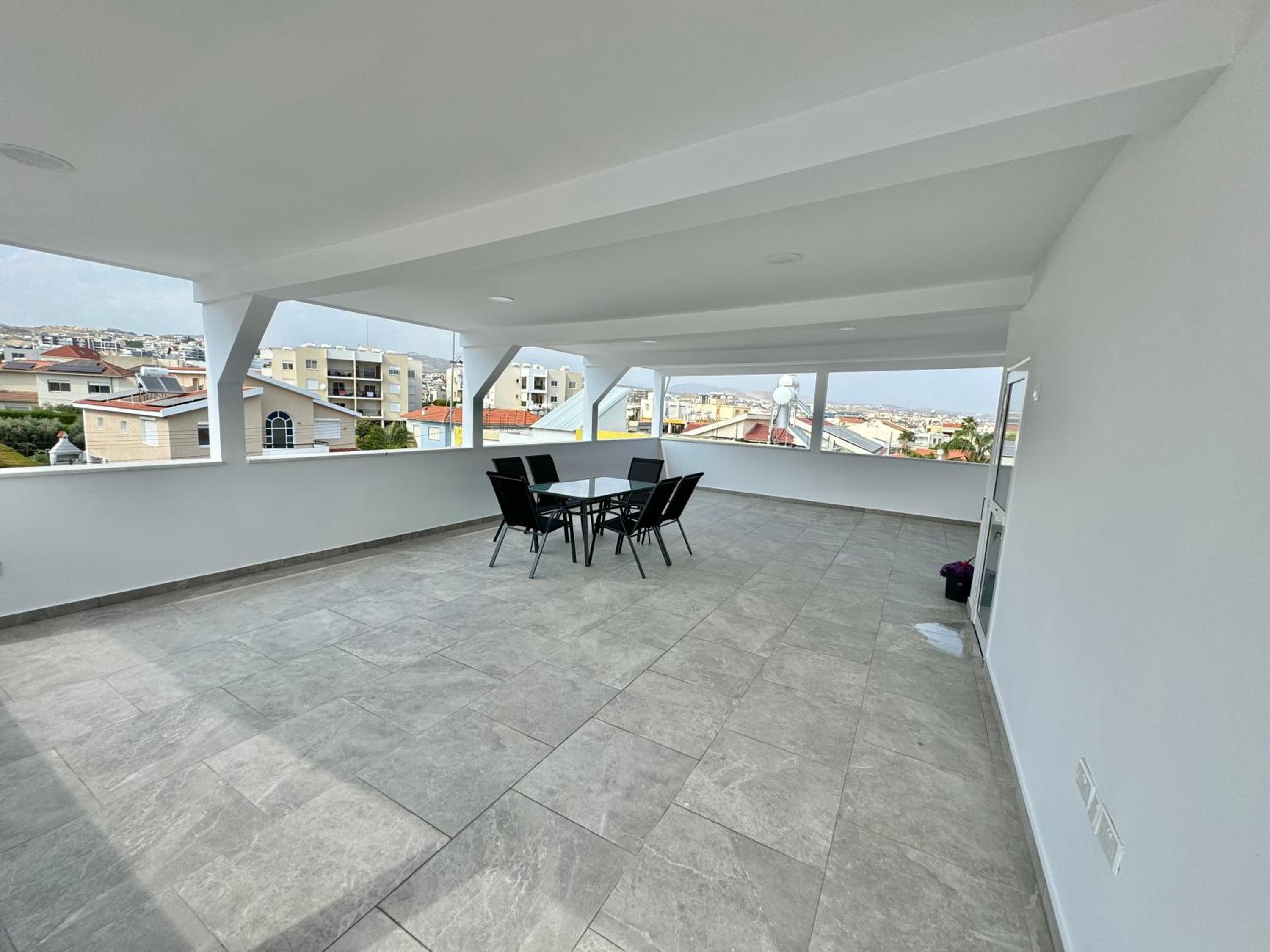Elegant penthouse in Limassol