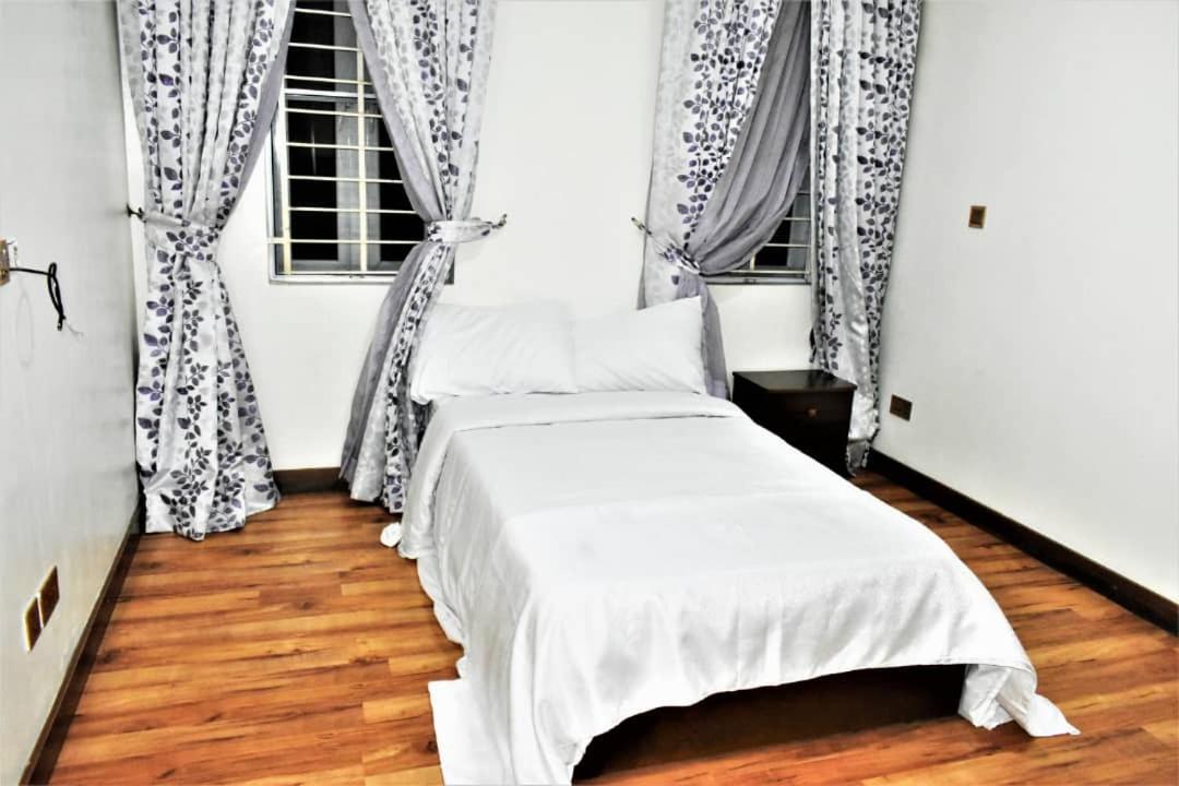 Beautiful 2 Bedroom Town House view 2