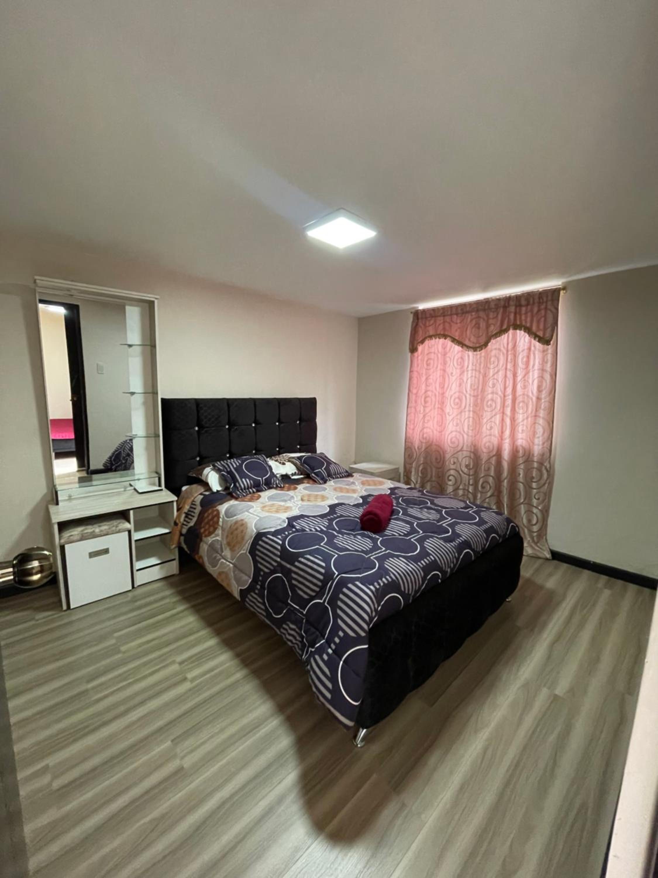 Apartamento frente a la policía