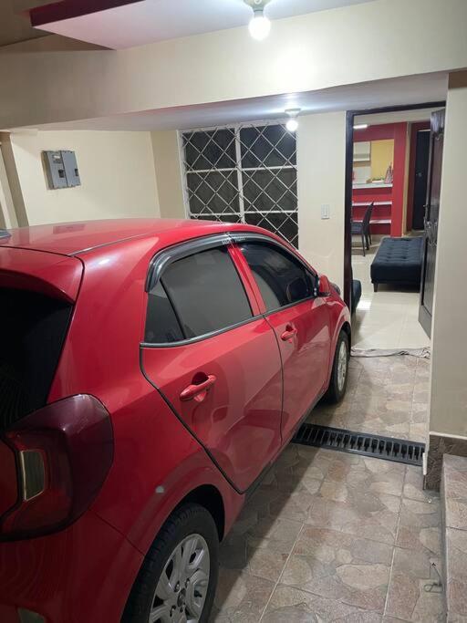 Apartamento frente a la policía