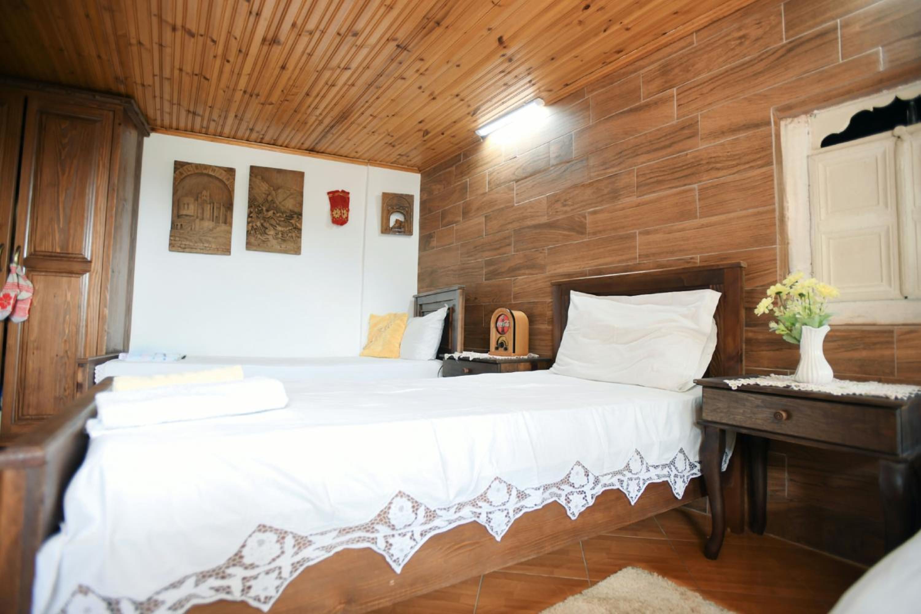 Guesthouse Alvaro Kadiu