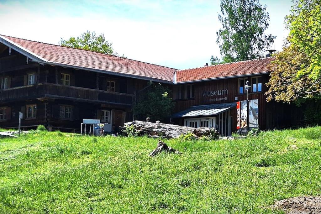 Ruhige Ferienwohnung Nussbaum mit kostenlosem Parkplatz ideal für Monteure, Geschäftsreisende, Paare & Durchreisende