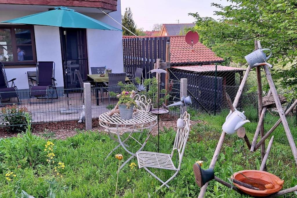Ruhige Ferienwohnung Nussbaum mit kostenlosem Parkplatz ideal für Monteure, Geschäftsreisende, Paare & Durchreisende