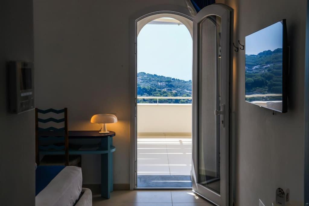 My Exclusive Italy - Elegant Villa in Anacapri Infinity Pool & Design