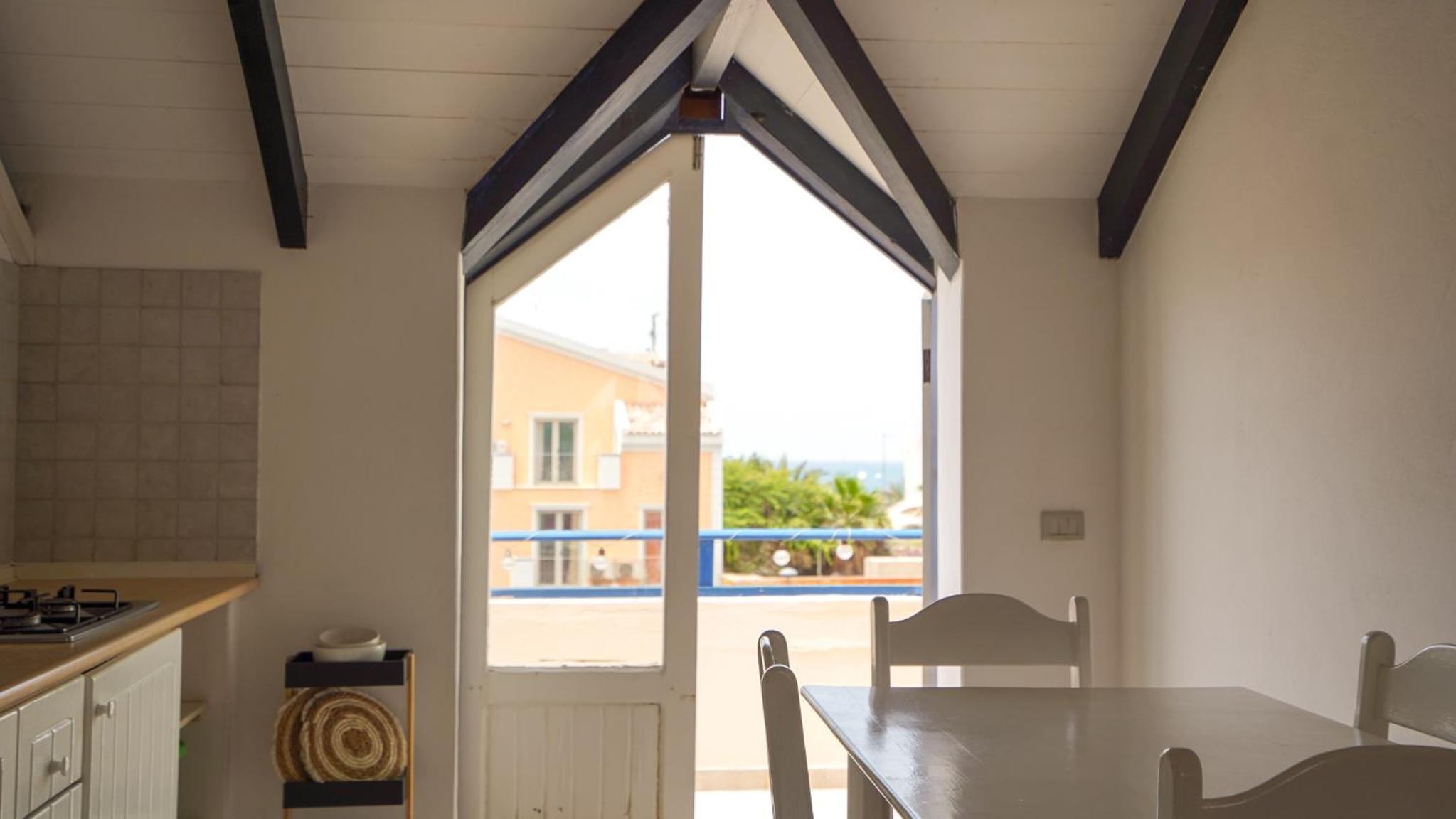 Center 3min beach apartment sea view/balcony/wifi