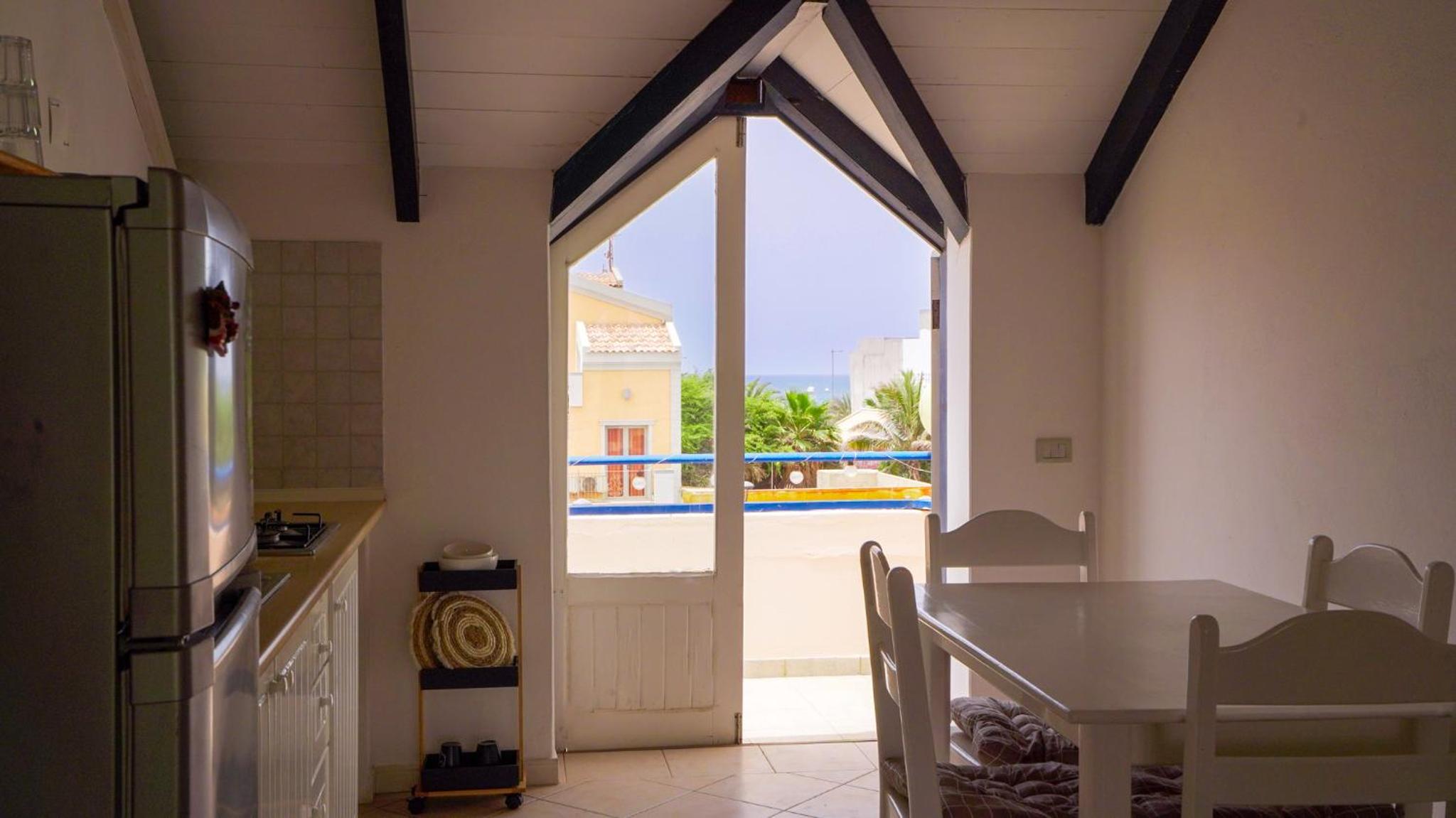 Center 3min beach apartment sea view/balcony/wifi
