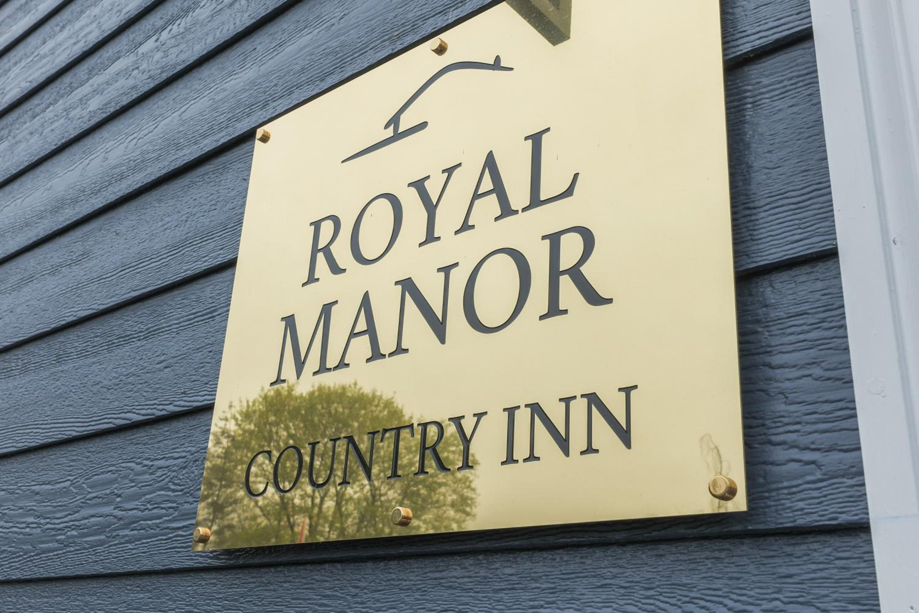 The Royal Manor Inn