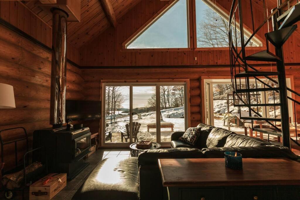 Le Petit Domaine Caché - Lac-Simon