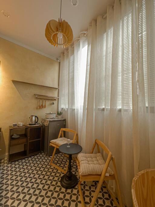 Unique Flat in Old Quarter, Big Window, Sunset View
