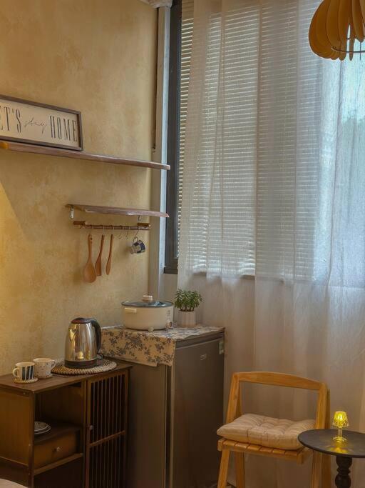 Unique Flat in Old Quarter, Big Window, Sunset View