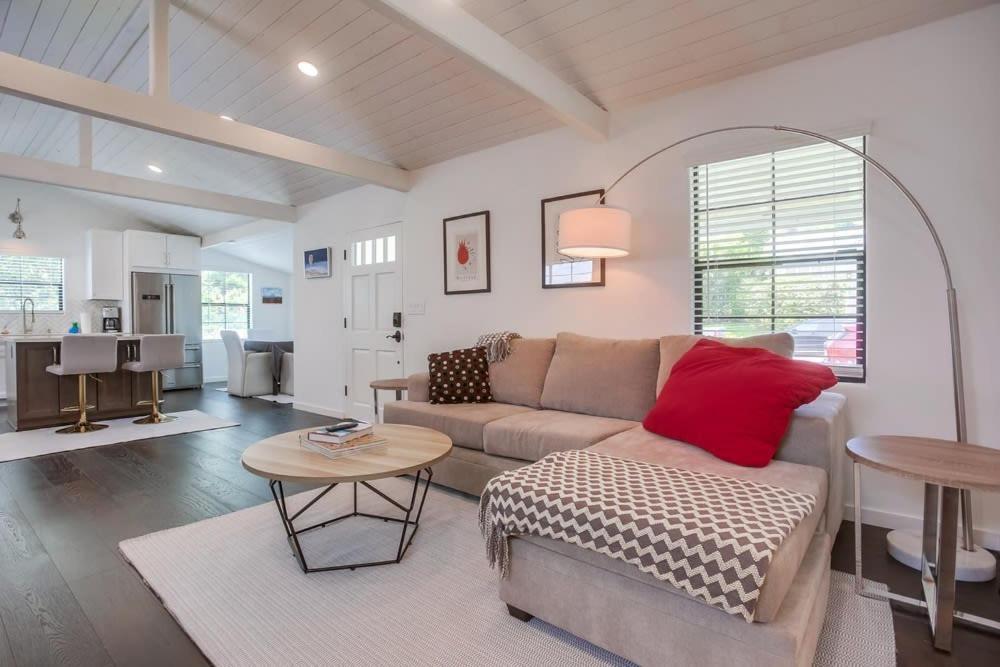 Downtown La Jolla Close to Cove Country Club view 4
