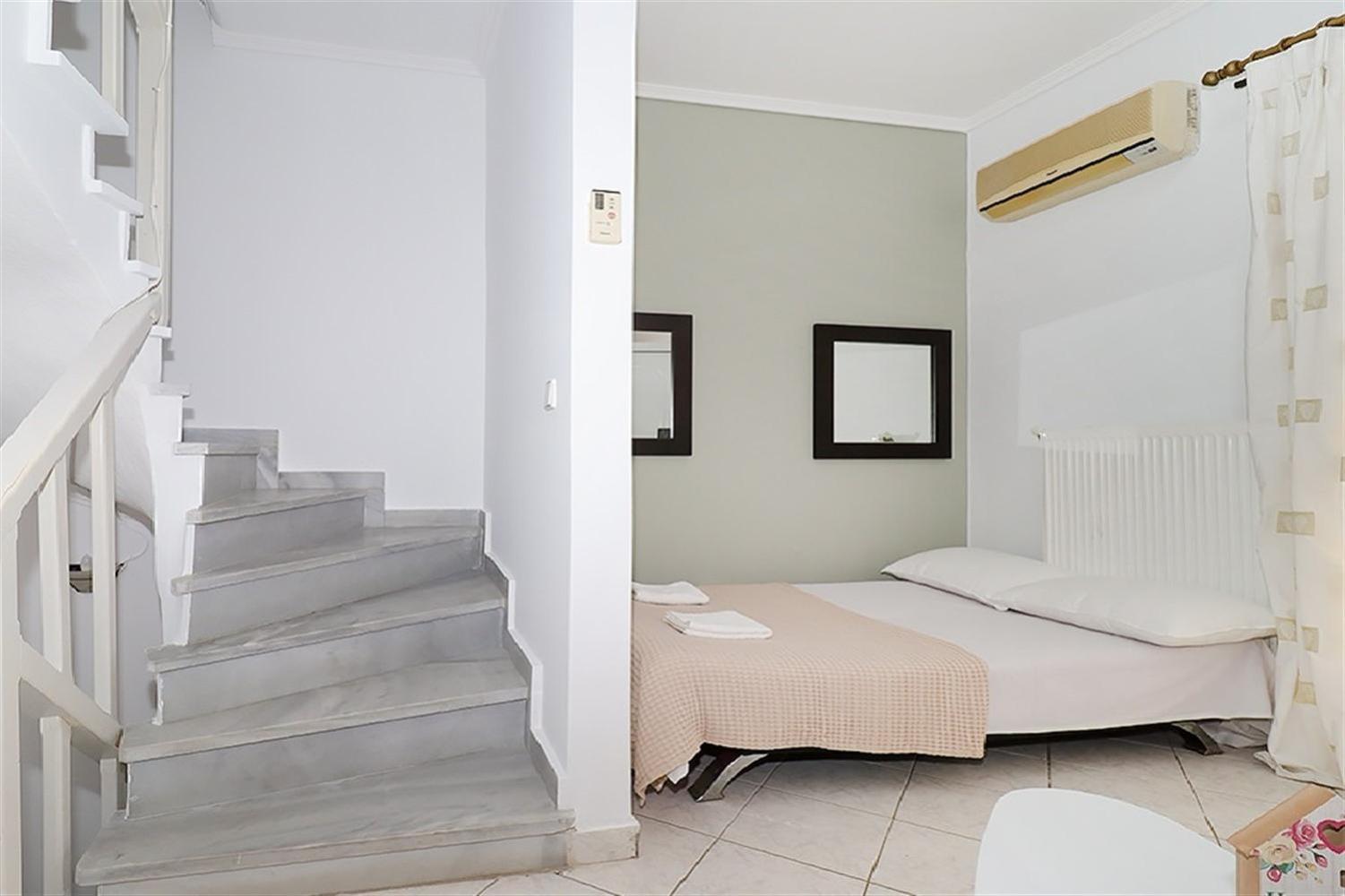 Victoria House Pefkohori 3 bedrooms 12 guests view 5