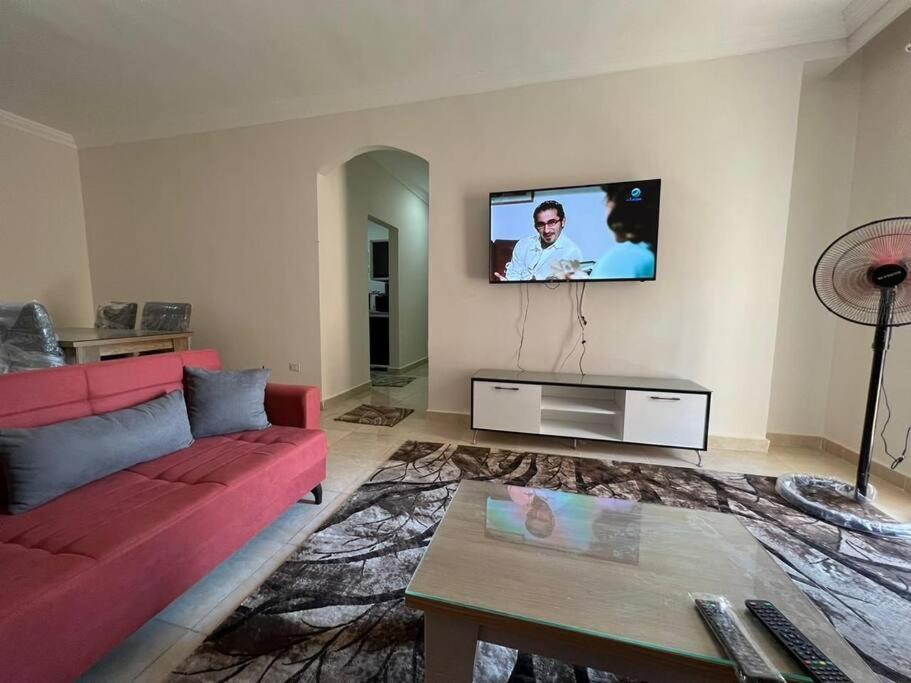 Sunny 3-Bedroom Apartment - Families Only view 5