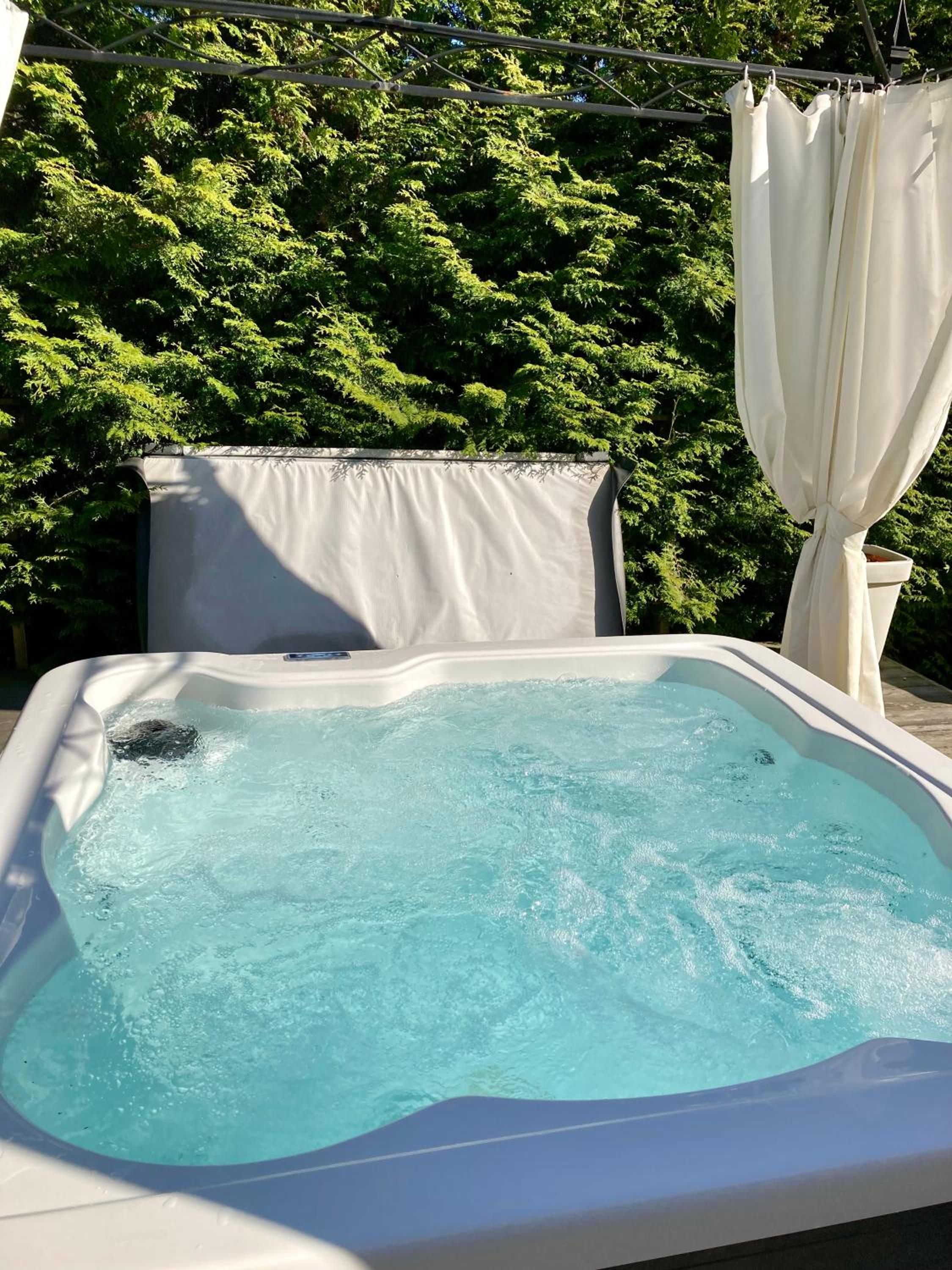 Cozy Holiday Home with Sauna, Outside Jacuzzi & Breakfast view 5