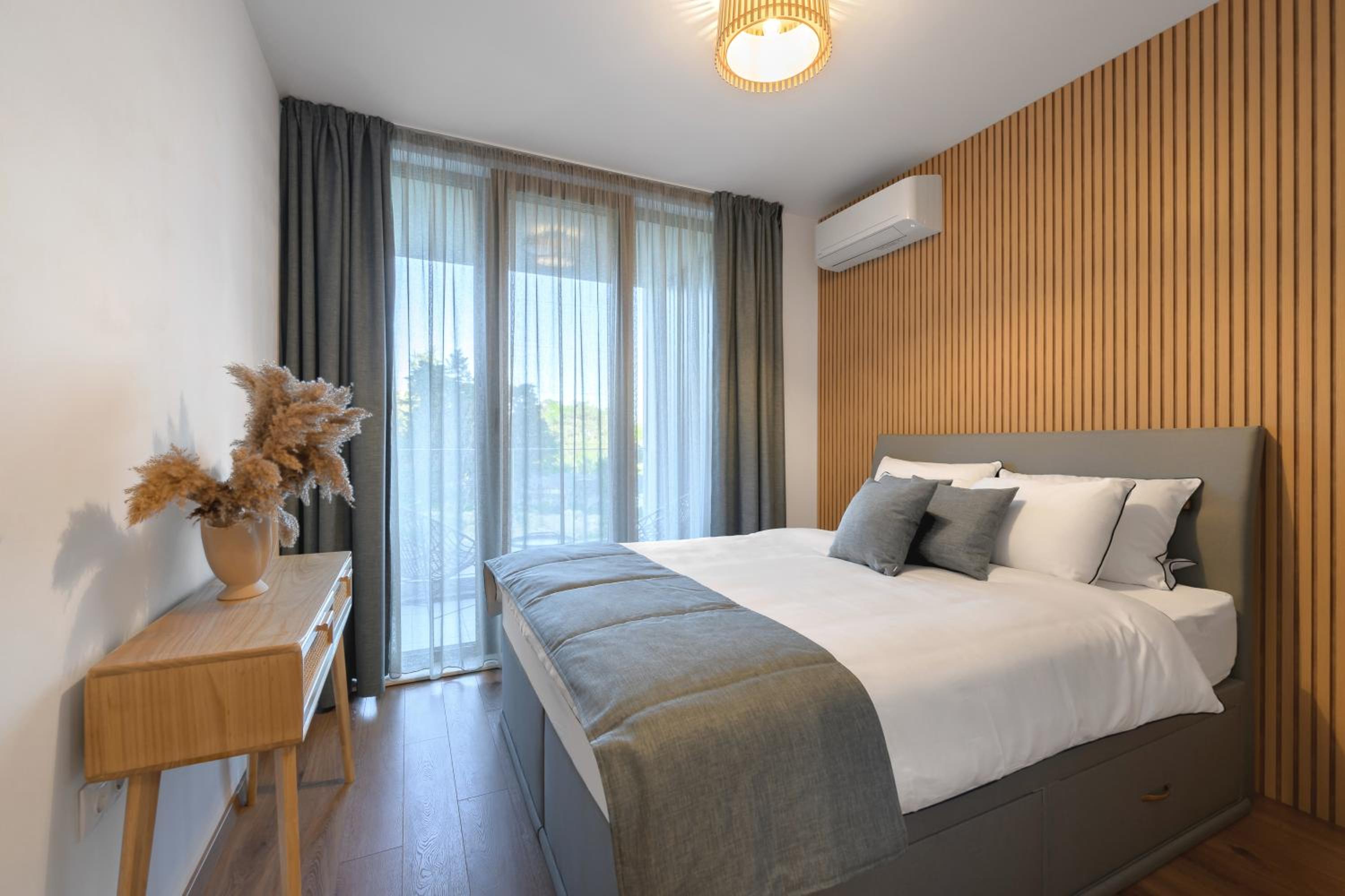 Boho Sea View One-bedroom Pool & SPA apartment
