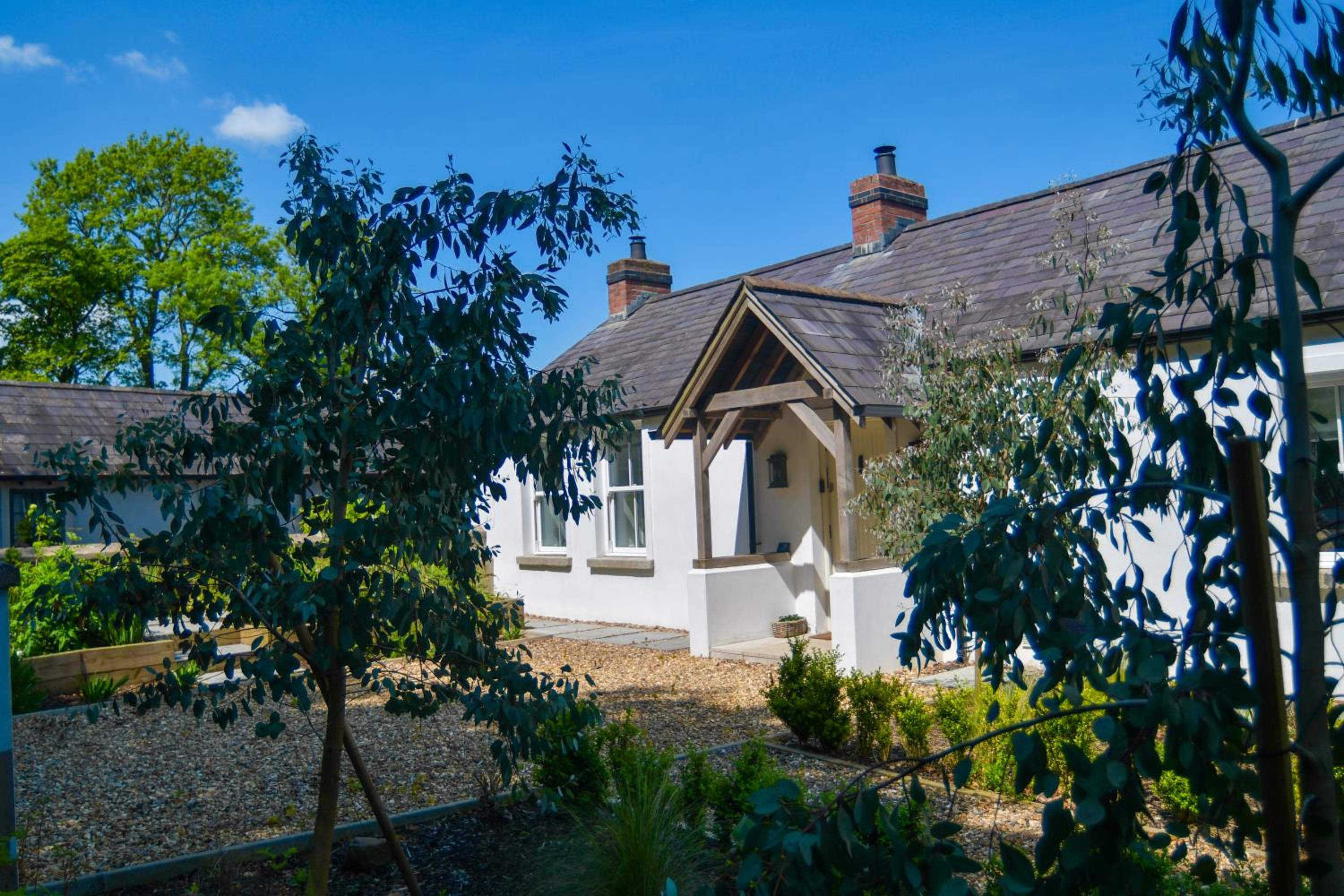Luxury Croft Templepatrick Near Airport Rabbit and Hilton hotel view 3
