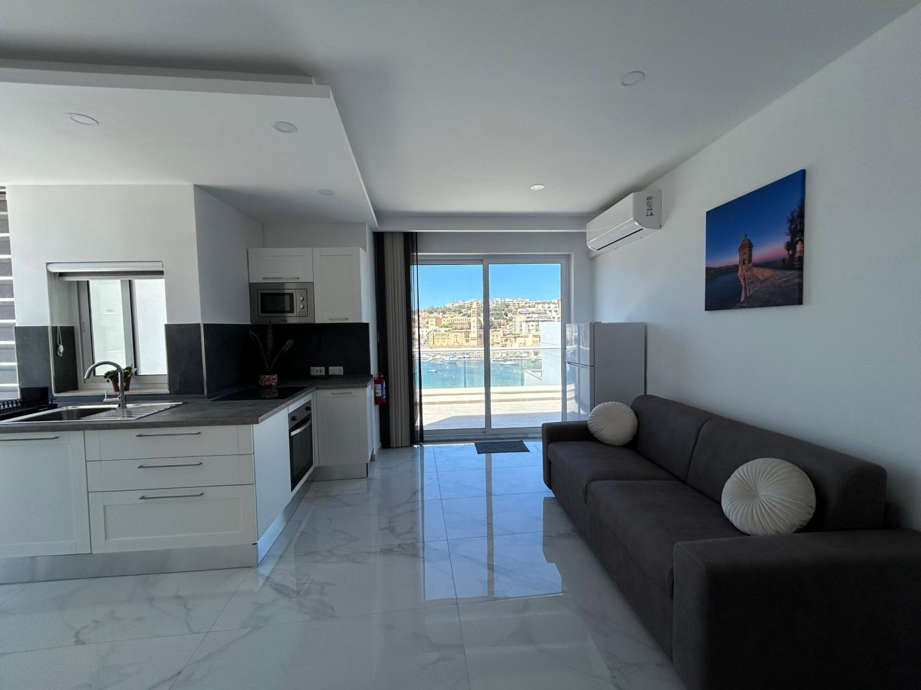 Seaview Setters Penthouse Marsaskala view 2