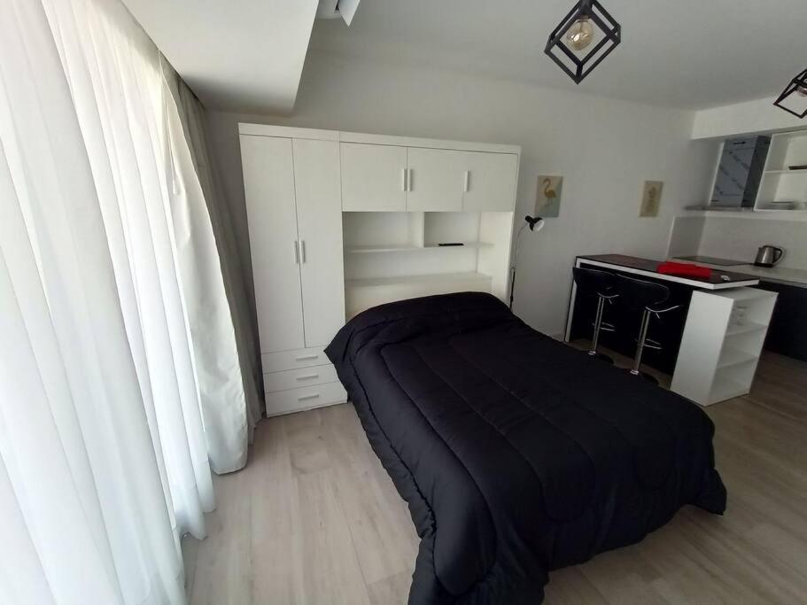 Dreamt brand new apartment, Soñado mono-ambiente nuevo
