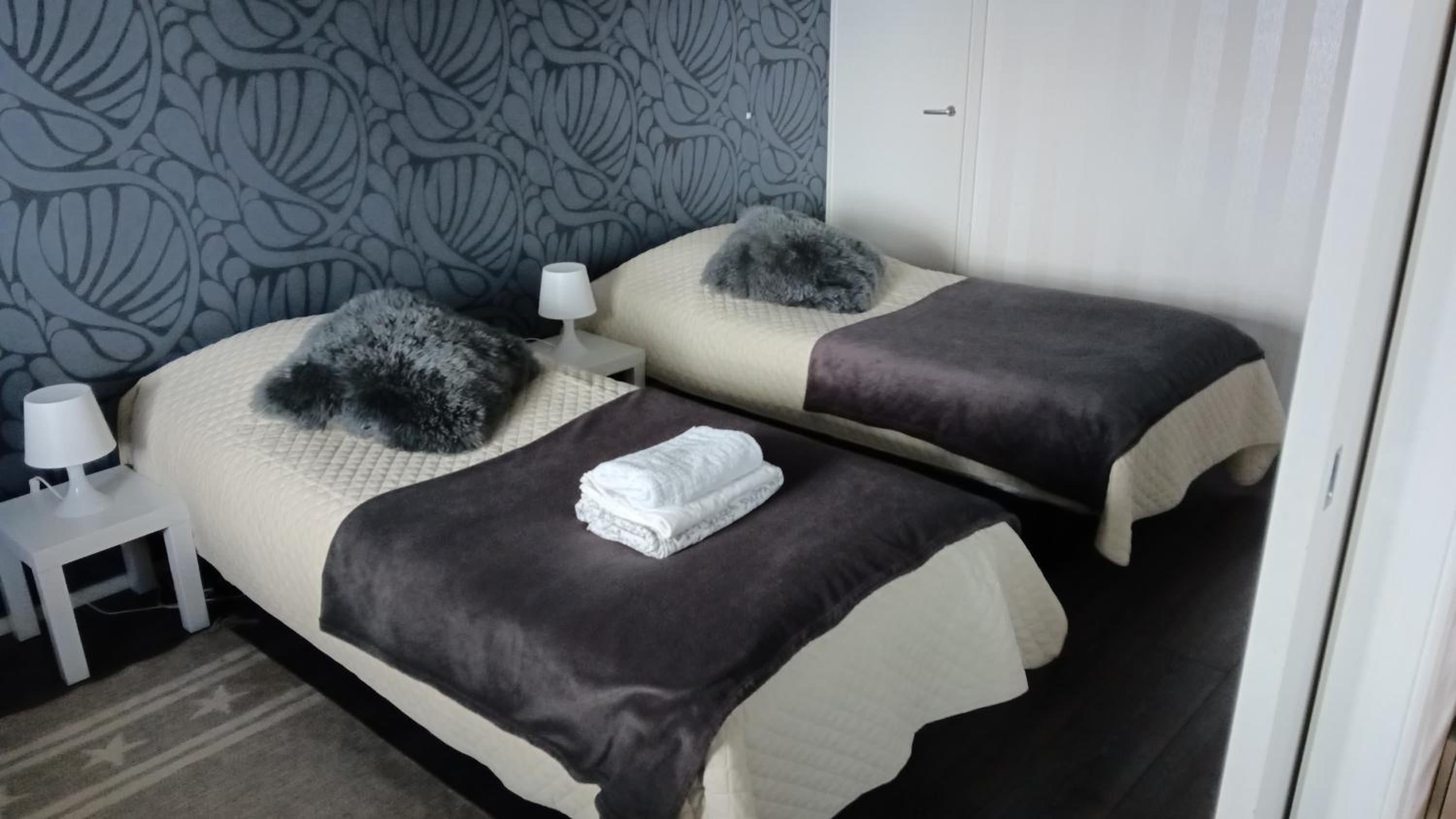 Modern Central Flat- Arrive Late, Leave Late