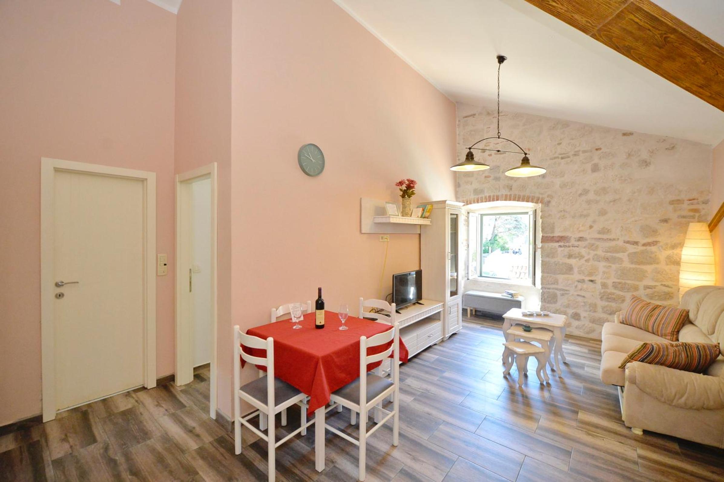 Old Town View - Sunny, Bright & Quiet photo 4