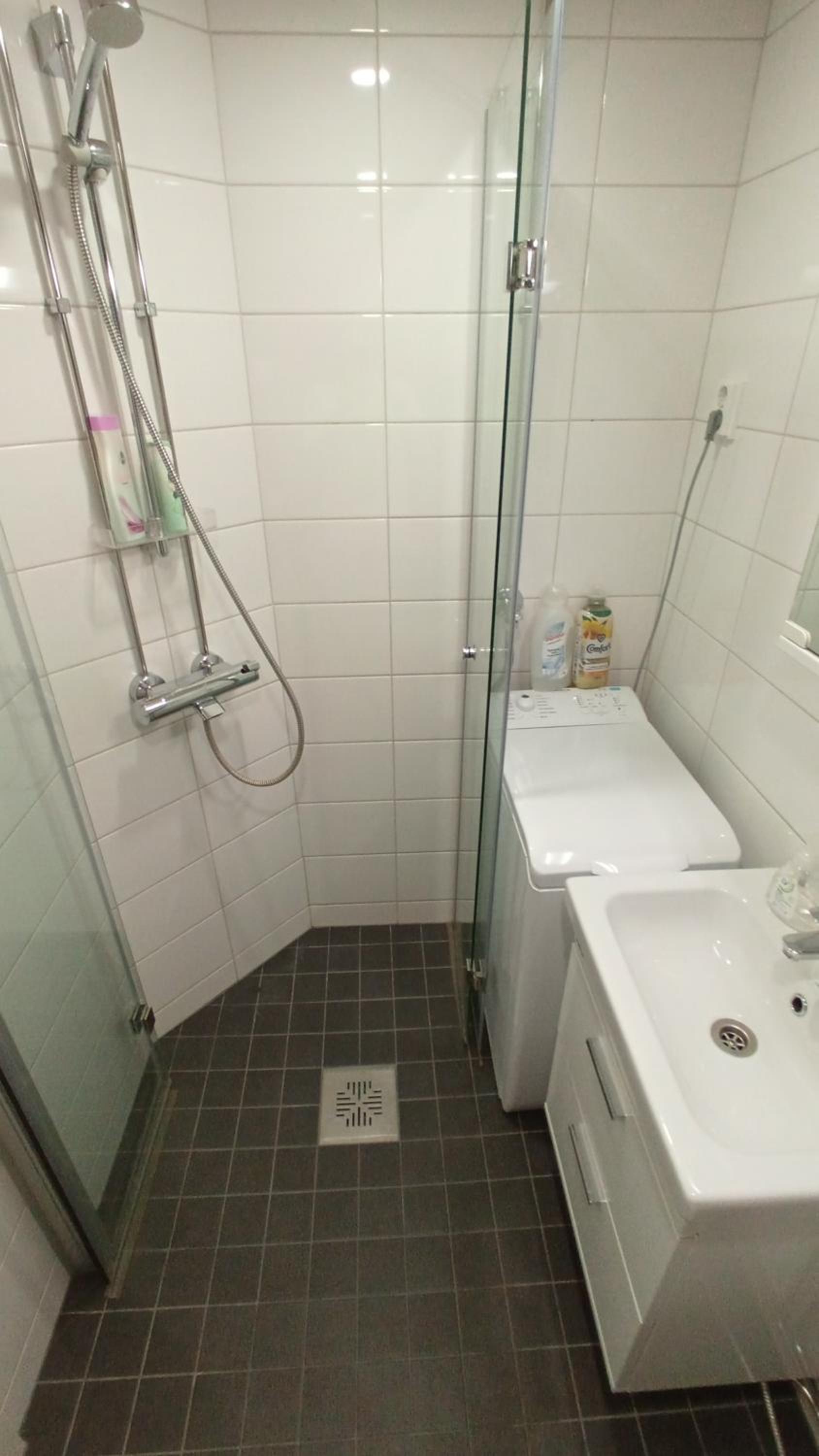 Modern Central Flat- Arrive Late, Leave Late
