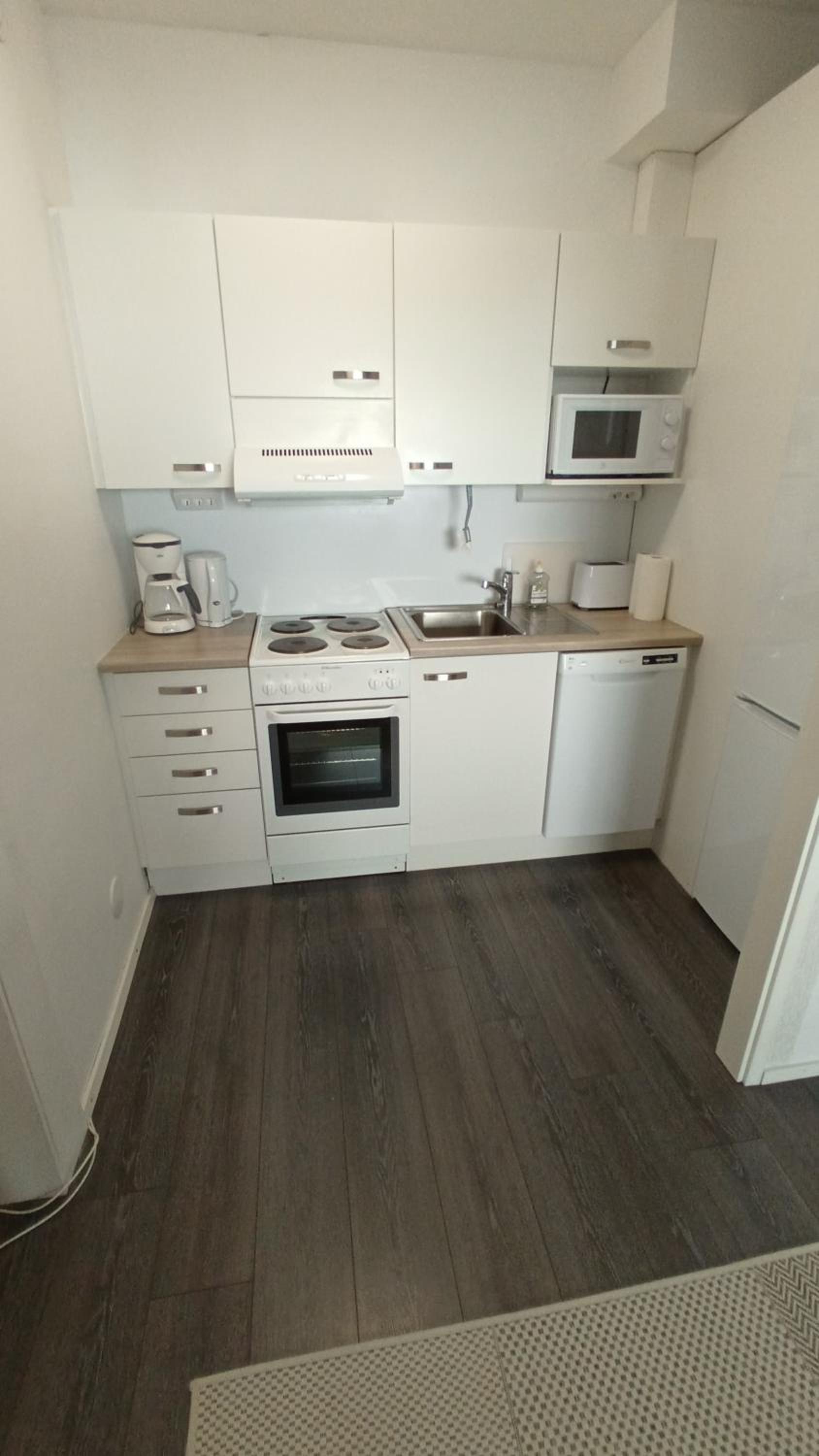 Modern Central Flat- Arrive Late, Leave Late