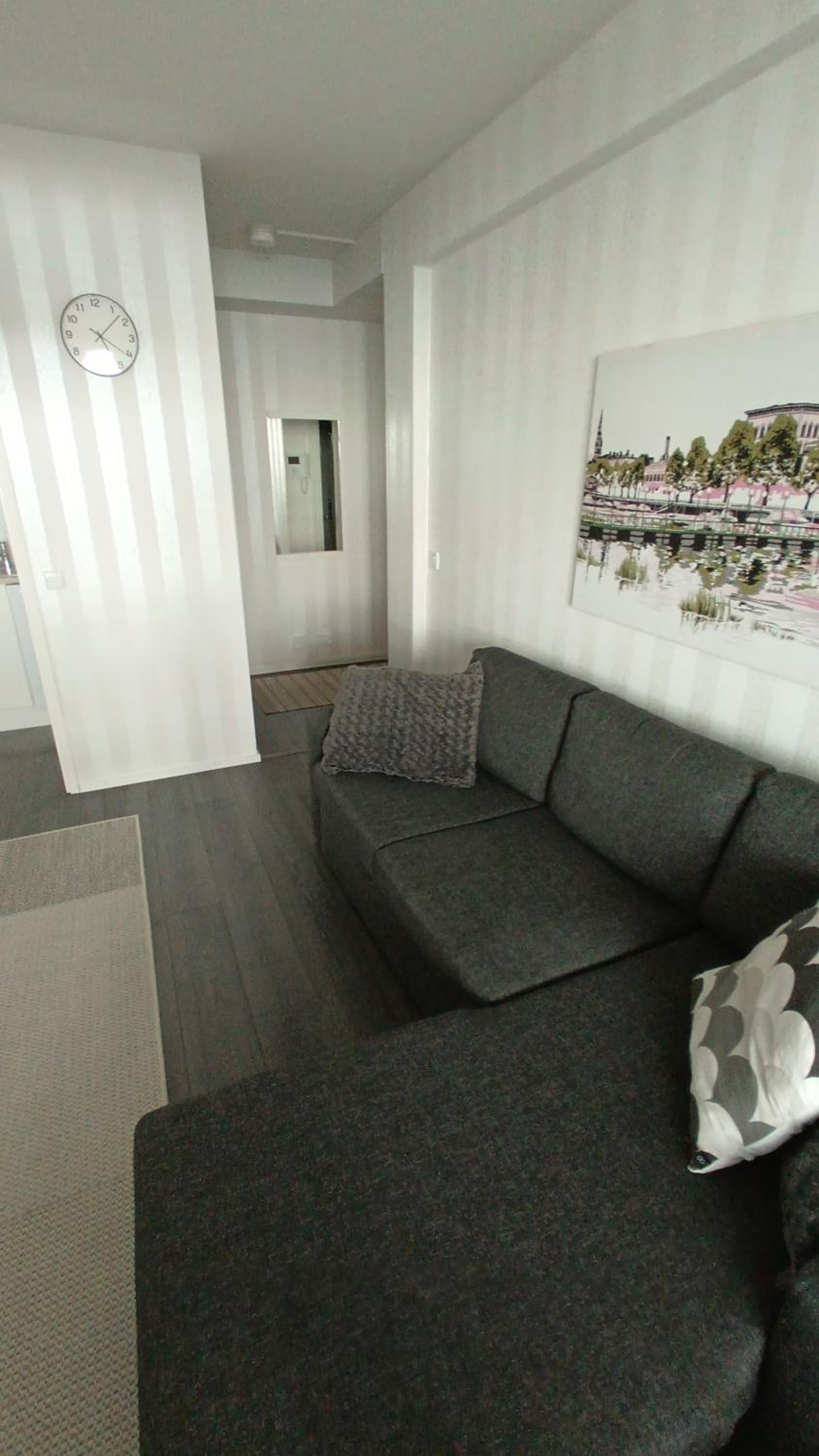 Modern Central Flat- Arrive Late, Leave Late