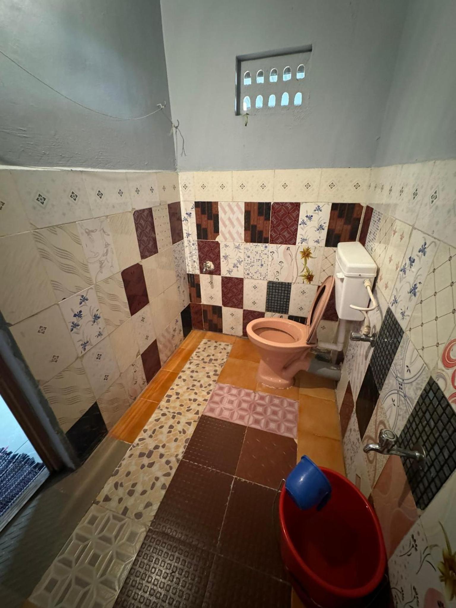 KENSON'S INN - Non AC - 2 Bedroom Apartment