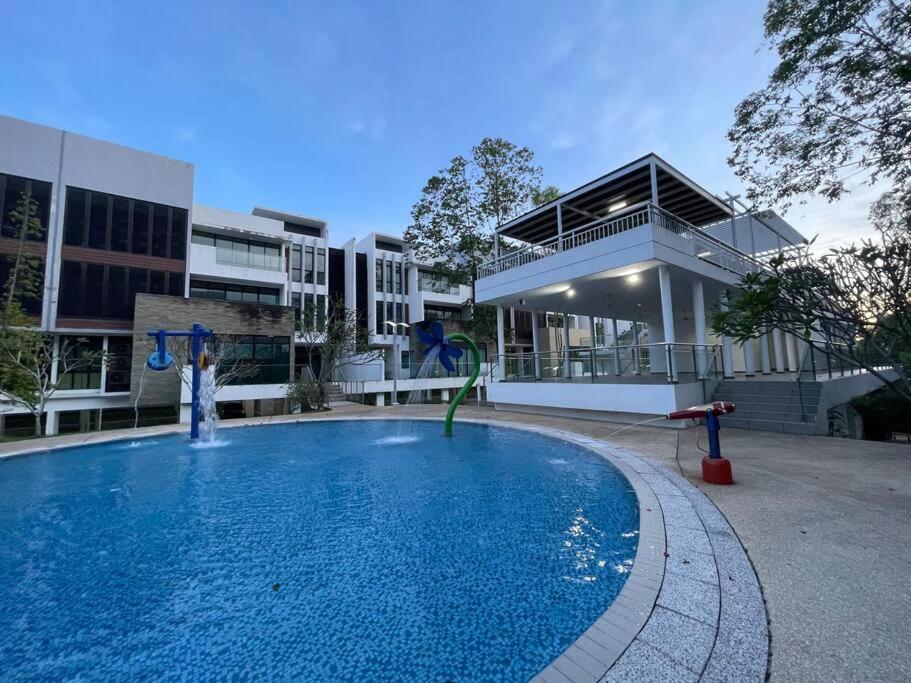 Ledang iskandar Near Legoland 5min