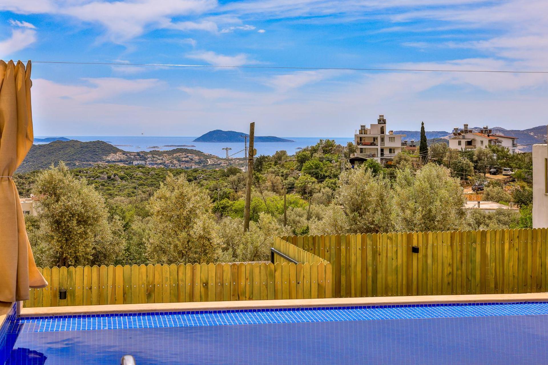 Villa Albedo Blue view 2